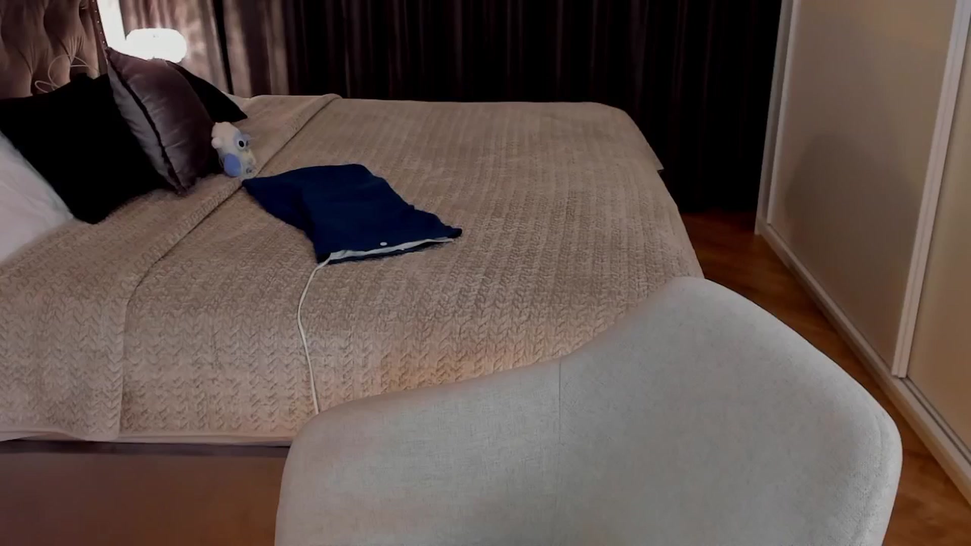 Gallery image thumbnail from LenaRae's myfreecams stream on, 01/13/2026, 24:39 image 10 of 20