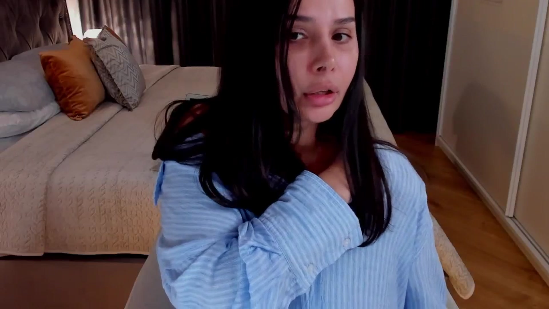 Gallery image thumbnail from LenaRae's myfreecams stream on, 01/23/2026, 22:26 image 18 of 20