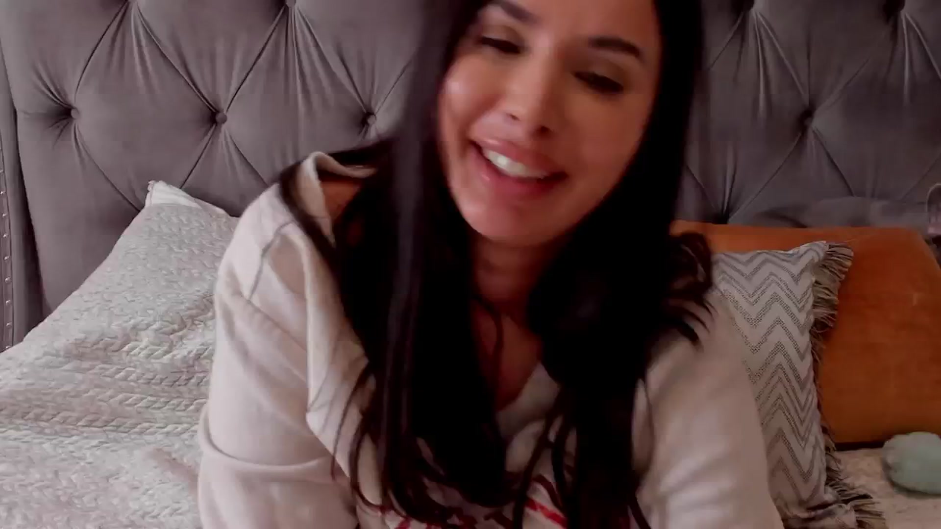 Gallery image thumbnail from LenaRae's myfreecams stream on, 02/18/2026, 23:15 image 8 of 20