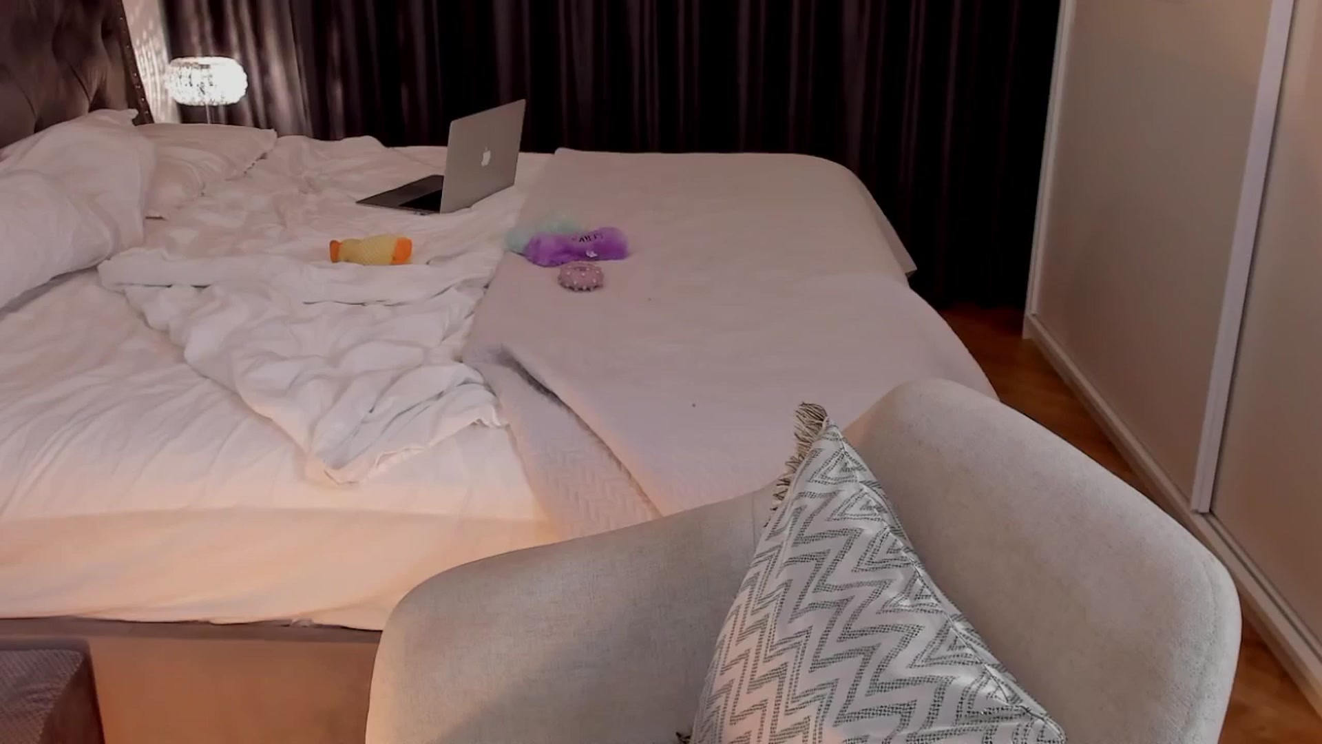 Gallery image thumbnail from LenaRae's myfreecams stream on, 02/19/2026, 18:43 image 7 of 20