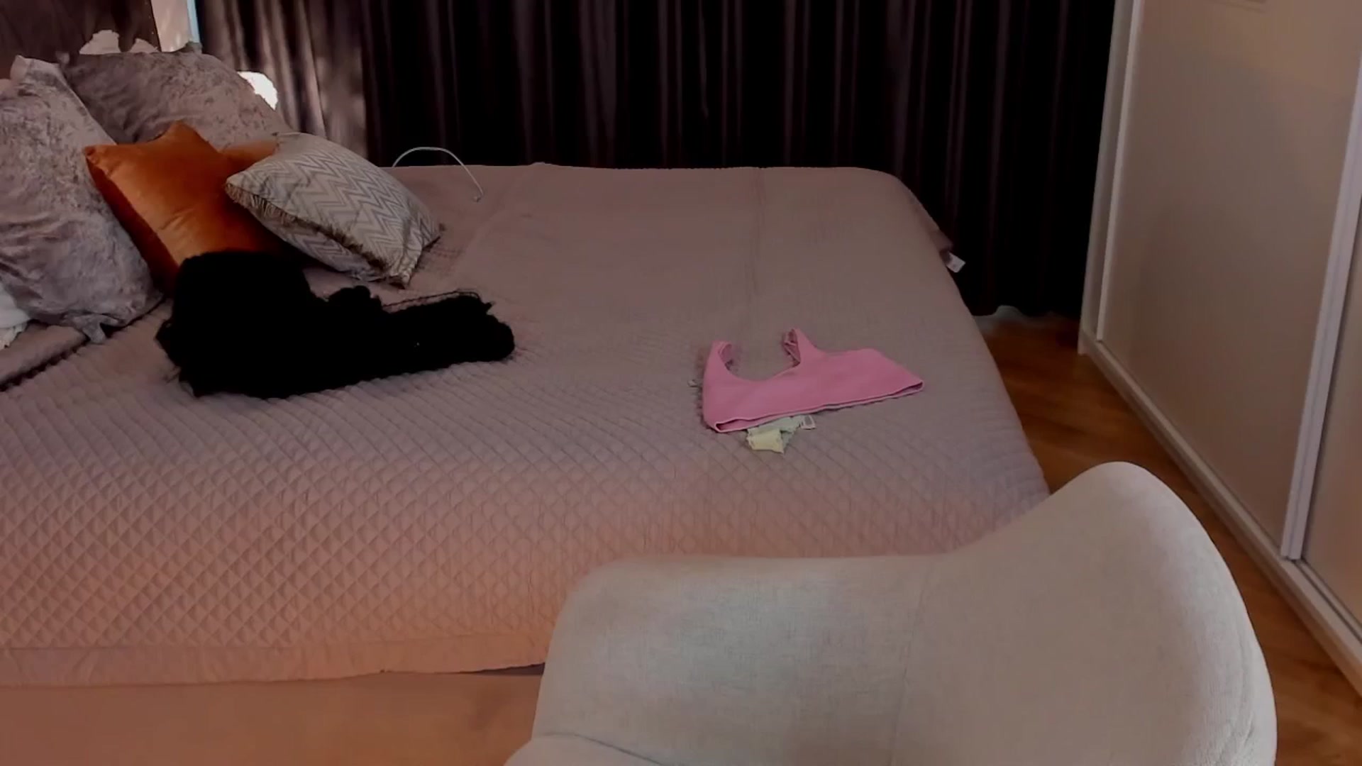 Gallery image thumbnail from LenaRae's myfreecams stream on, 03/20/2026, 12:37 image 10 of 20