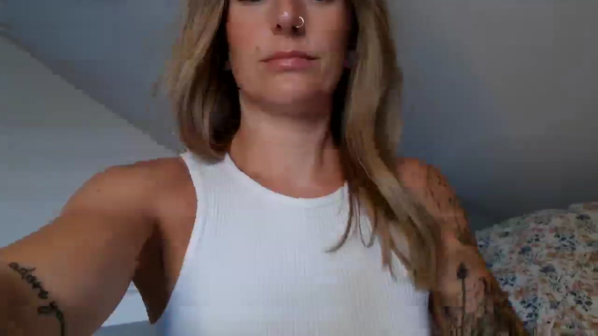 Gallery image thumbnail from Lena_bee's myfreecams stream on, 08/31/2023, 16:10 image 18 of 20