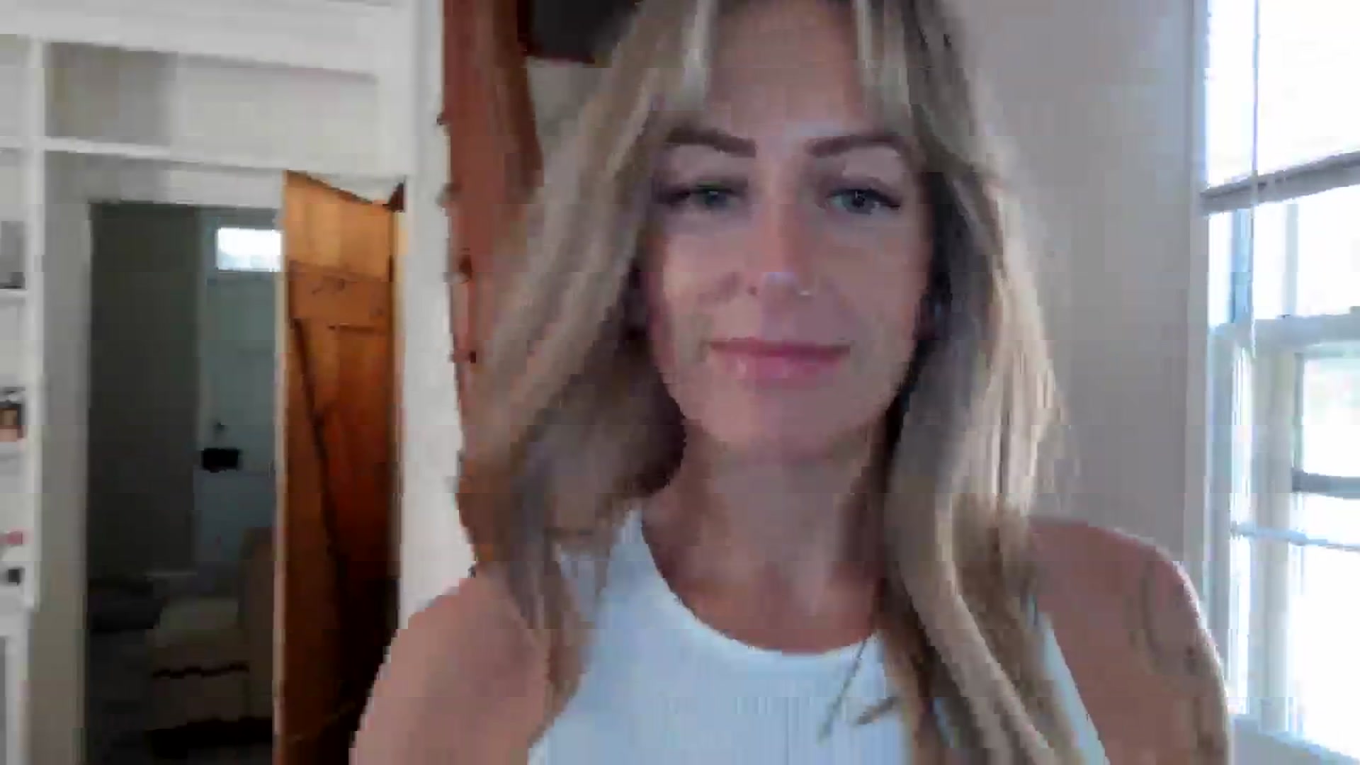 Gallery image thumbnail from Lena_bee's myfreecams stream on, 08/31/2023, 16:10 image 19 of 20