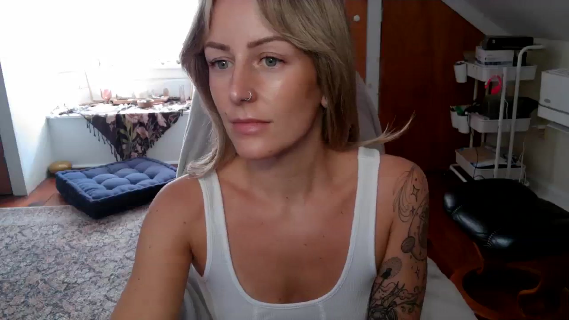 Gallery image thumbnail from Lena_bee's myfreecams stream on, 09/19/2023, 15:55 image 3 of 20