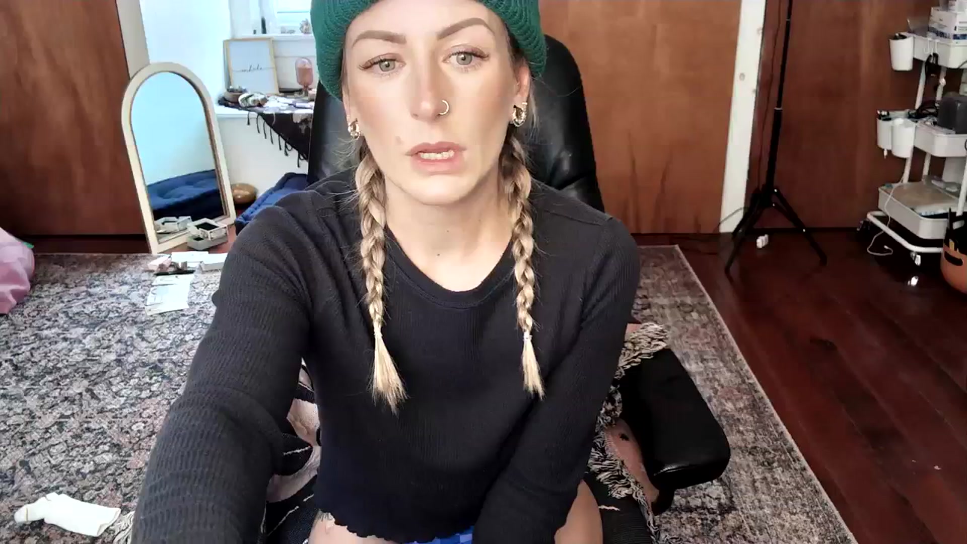 Gallery image thumbnail from Lena_bee's myfreecams stream on, 11/08/2023, 19:34 image 2 of 20