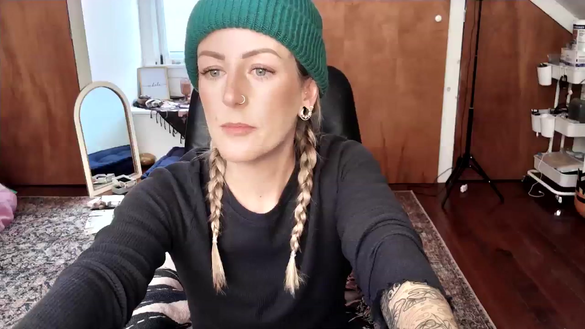 Gallery image thumbnail from Lena_bee's myfreecams stream on, 11/08/2023, 19:34 image 8 of 20