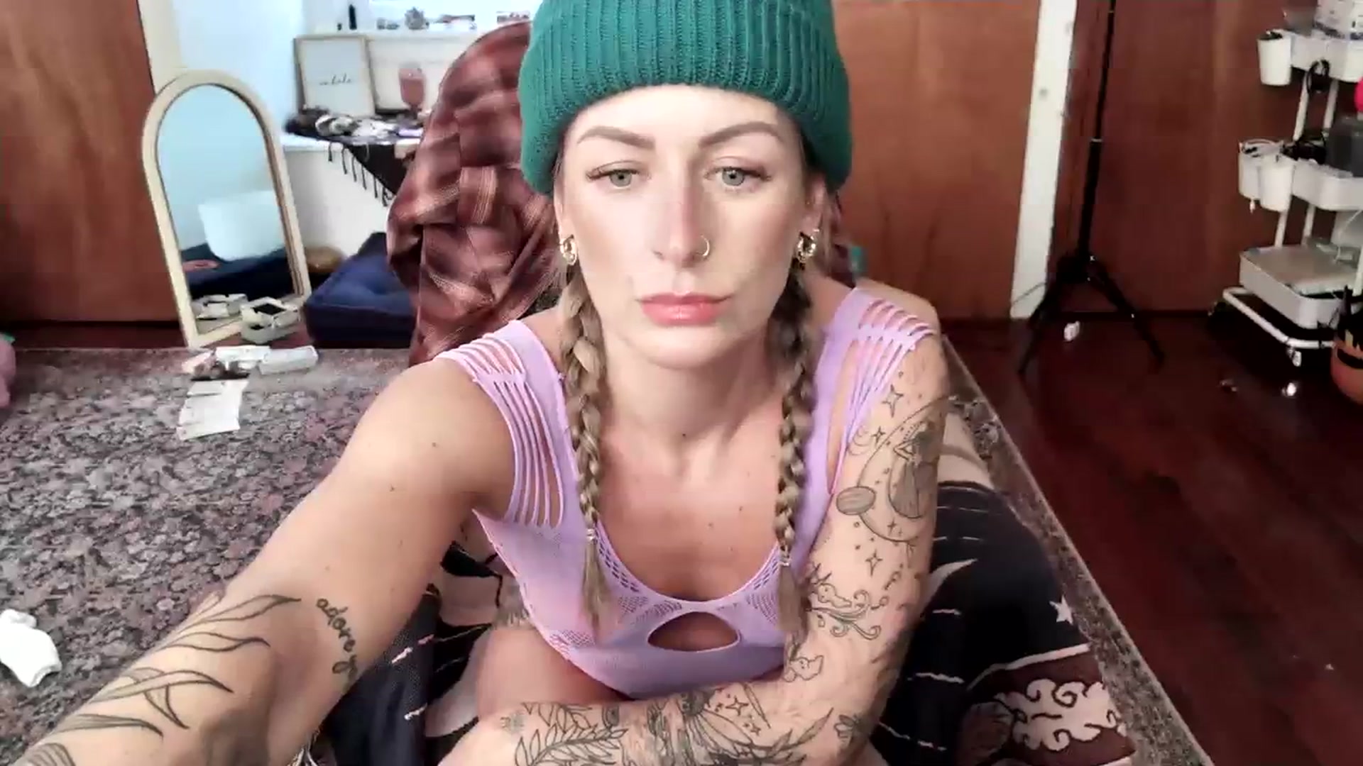 Gallery image thumbnail from Lena_bee's myfreecams stream on, 11/08/2023, 20:49 image 5 of 20