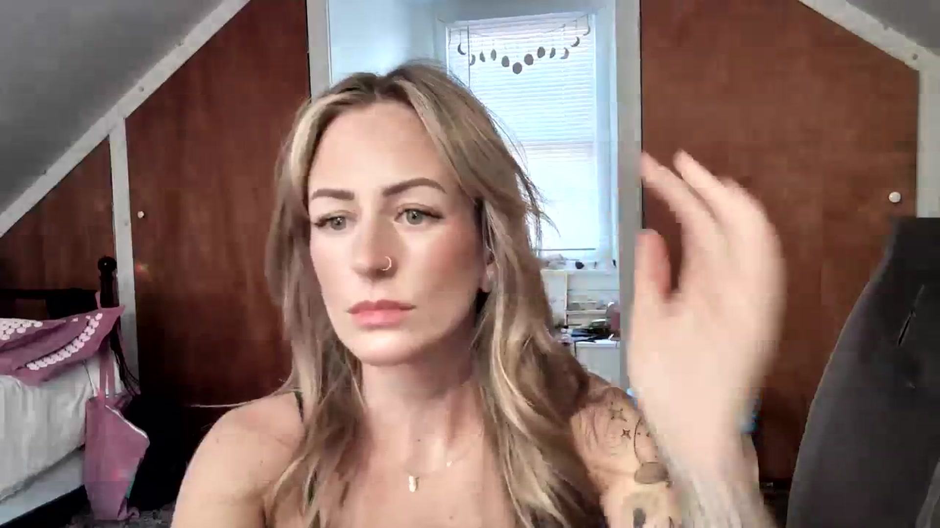 Gallery image thumbnail from Lena_bee's myfreecams stream on, 11/30/2023, 20:06 image 20 of 20