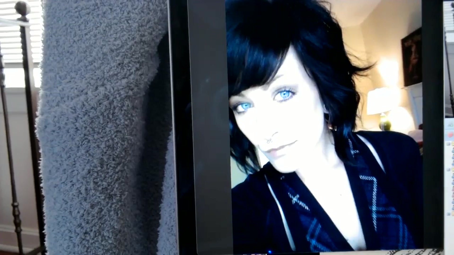 Gallery image thumbnail from Lena_bee's myfreecams stream on, 12/06/2023, 20:03 image 5 of 20