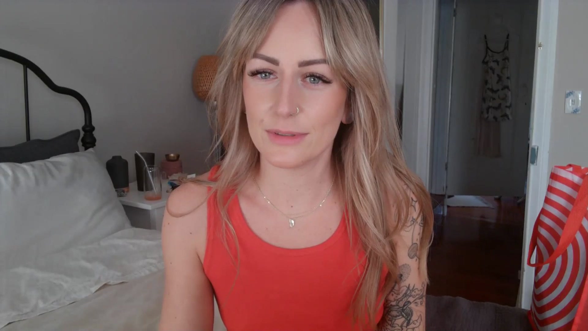 Gallery image thumbnail from Lena_bee's myfreecams stream on, 01/02/2024, 18:52 image 9 of 20