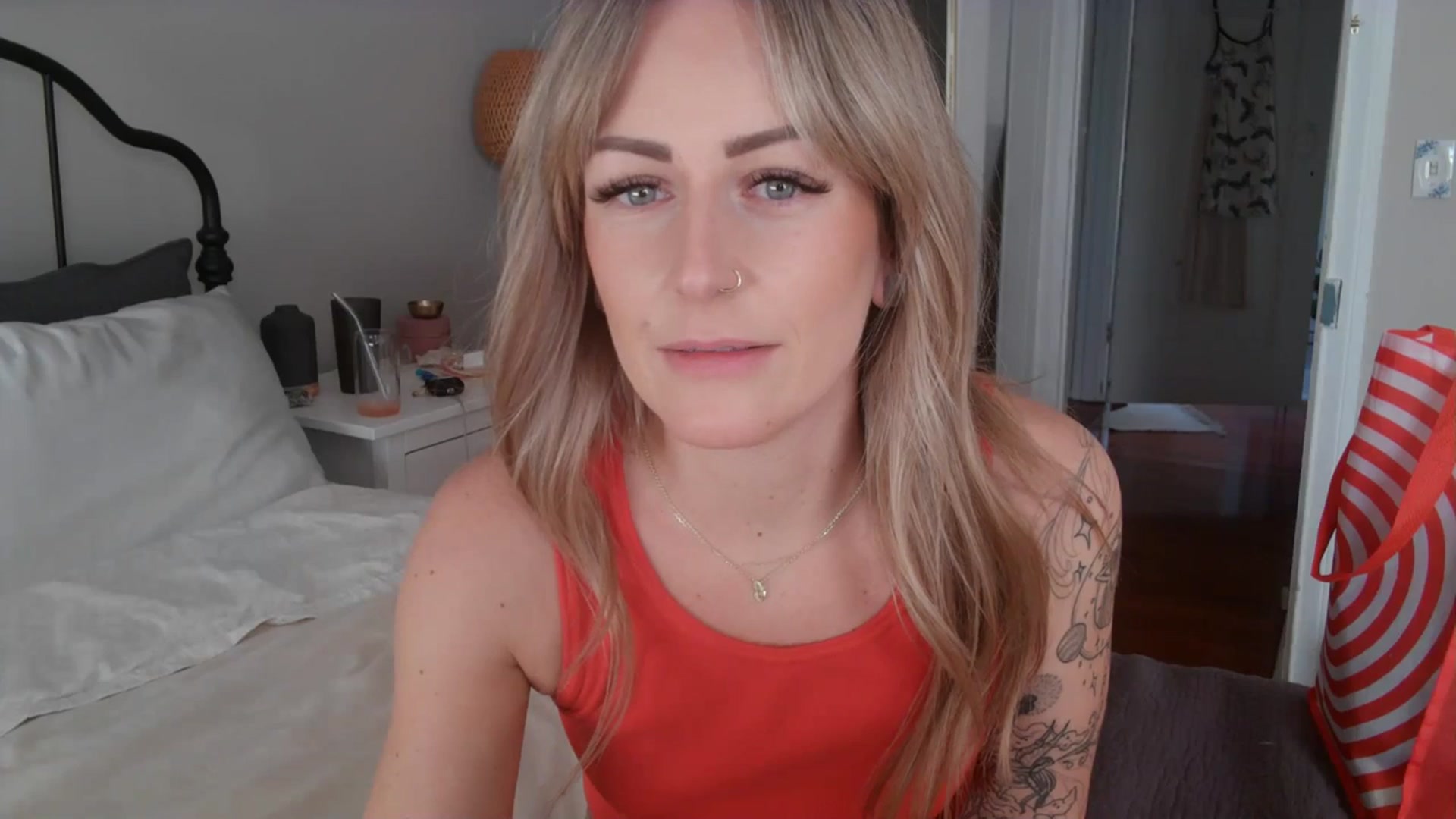 Gallery image thumbnail from Lena_bee's myfreecams stream on, 01/02/2024, 18:52 image 11 of 20