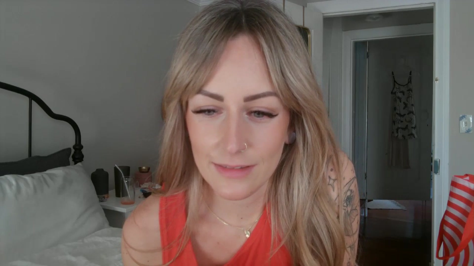 Gallery image thumbnail from Lena_bee's myfreecams stream on, 01/02/2024, 18:52 image 7 of 20