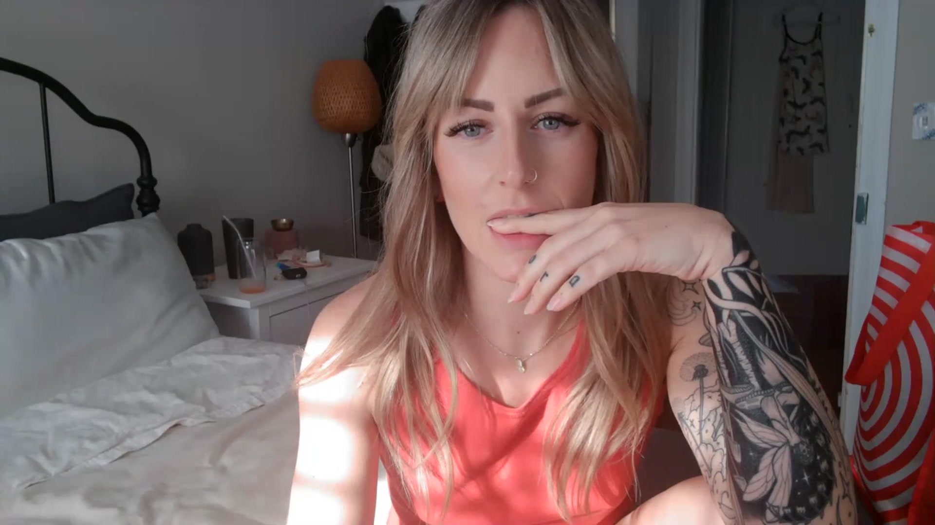 Gallery image thumbnail from Lena_bee's myfreecams stream on, 01/02/2024, 18:52 image 4 of 20