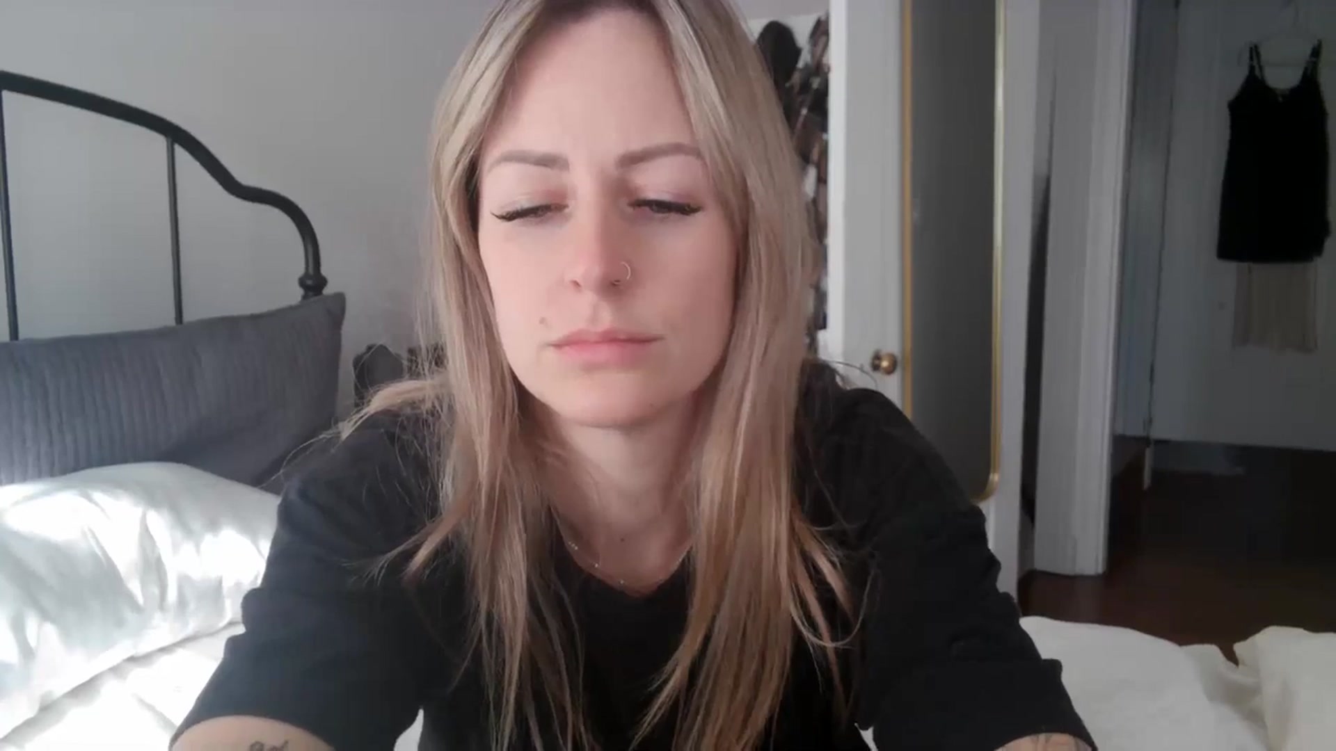 Gallery image thumbnail from Lena_bee's myfreecams stream on, 01/05/2024, 16:57 image 6 of 20