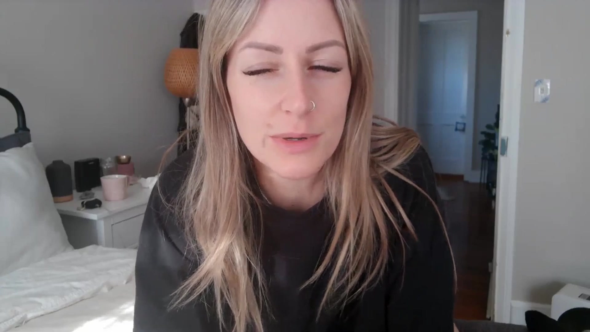 Gallery image thumbnail from Lena_bee's myfreecams stream on, 01/05/2024, 18:56 image 7 of 20