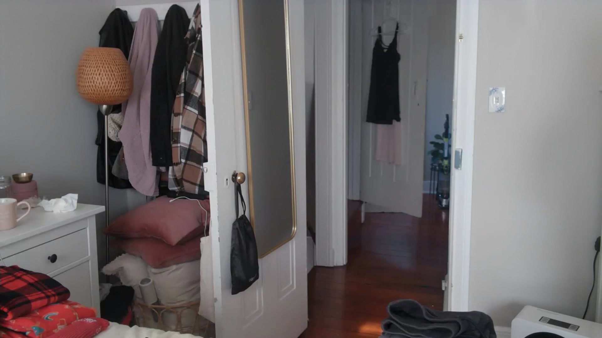 Gallery image thumbnail from Lena_bee's myfreecams stream on, 01/05/2024, 18:56 image 12 of 20