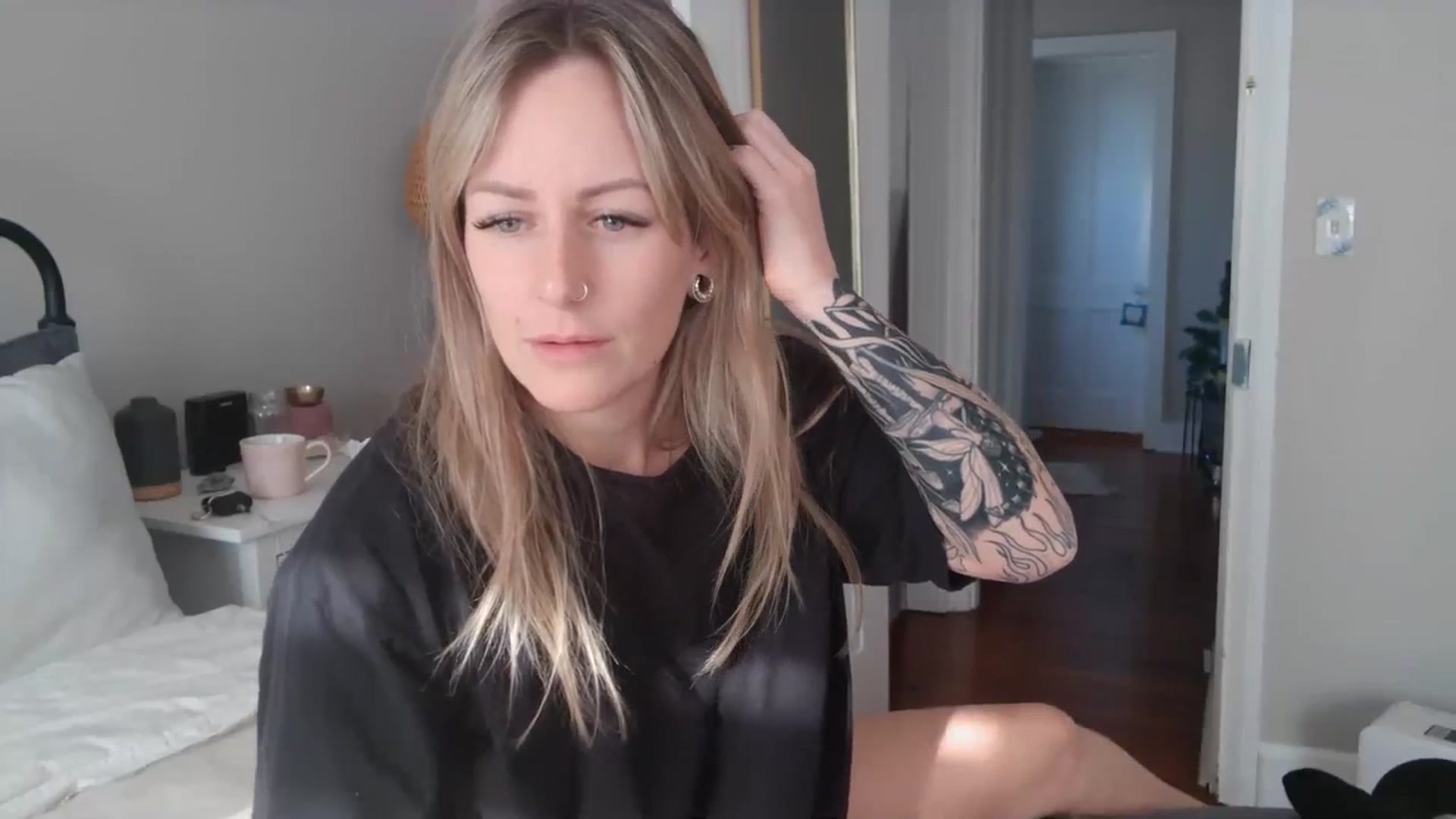 Gallery image thumbnail from Lena_bee's myfreecams stream on, 01/05/2024, 18:56 image 8 of 20