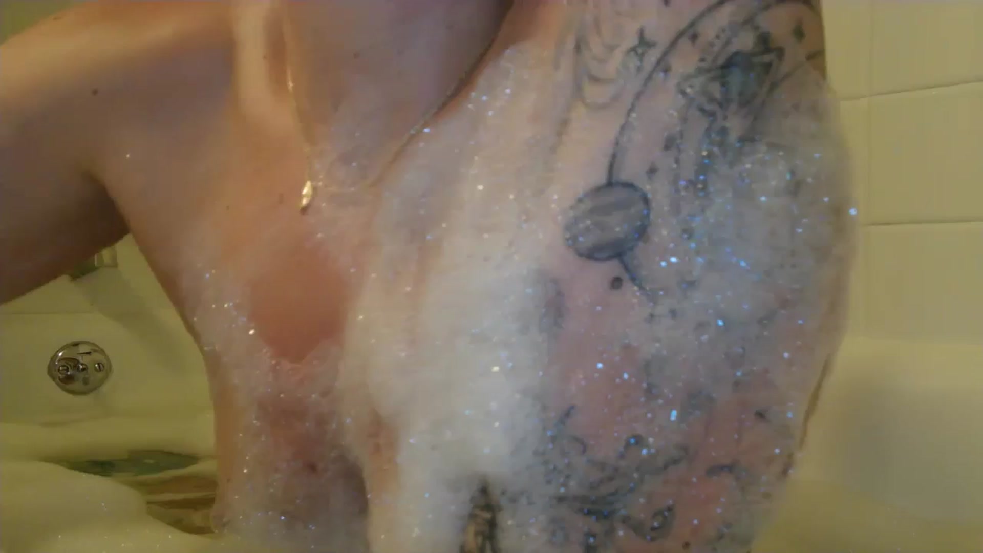 Gallery image thumbnail from Lena_bee's myfreecams stream on, 01/09/2024, 19:30 image 5 of 20