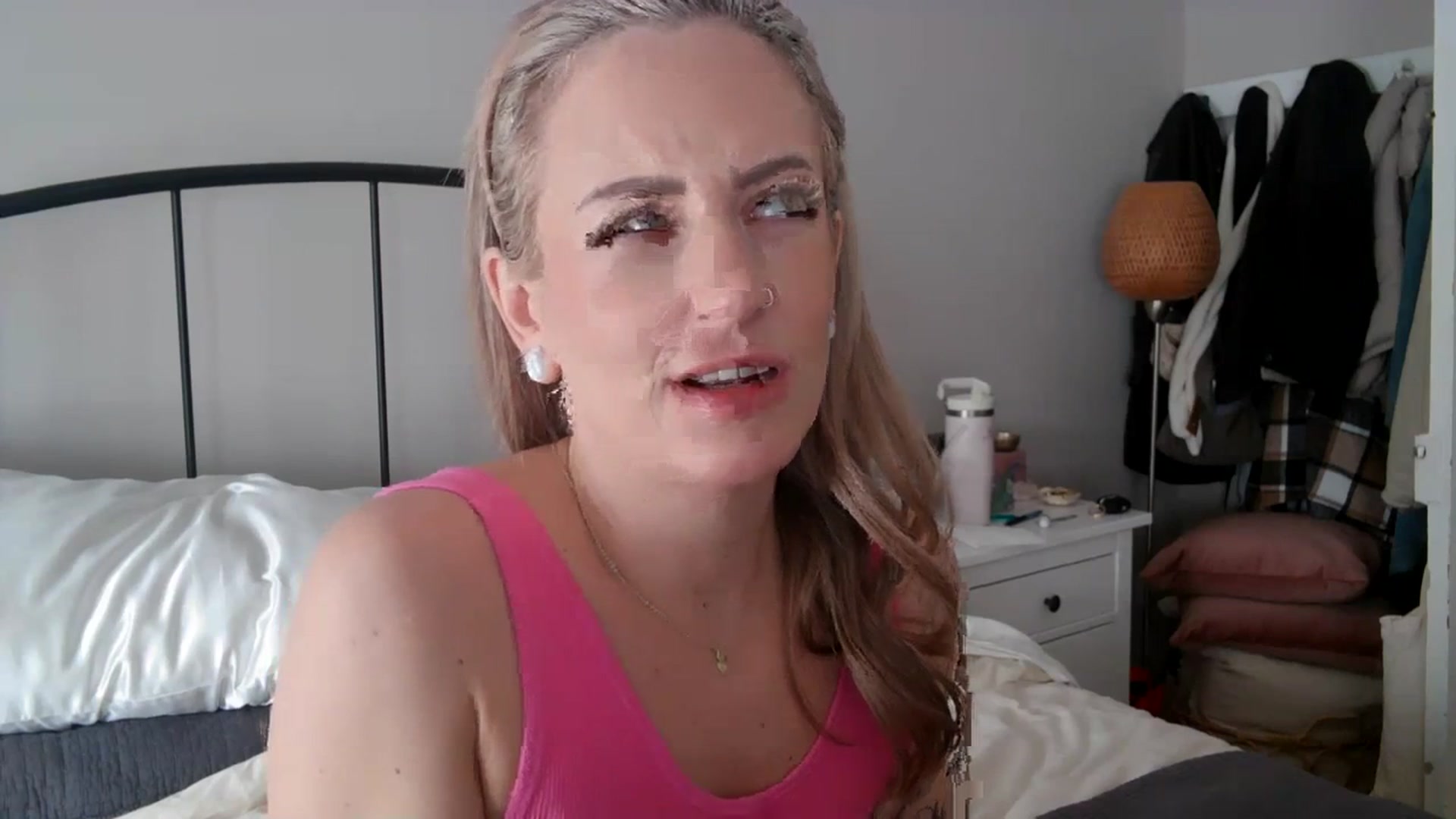 Gallery image thumbnail from Lena_bee's myfreecams stream on, 01/23/2024, 17:38 image 19 of 20