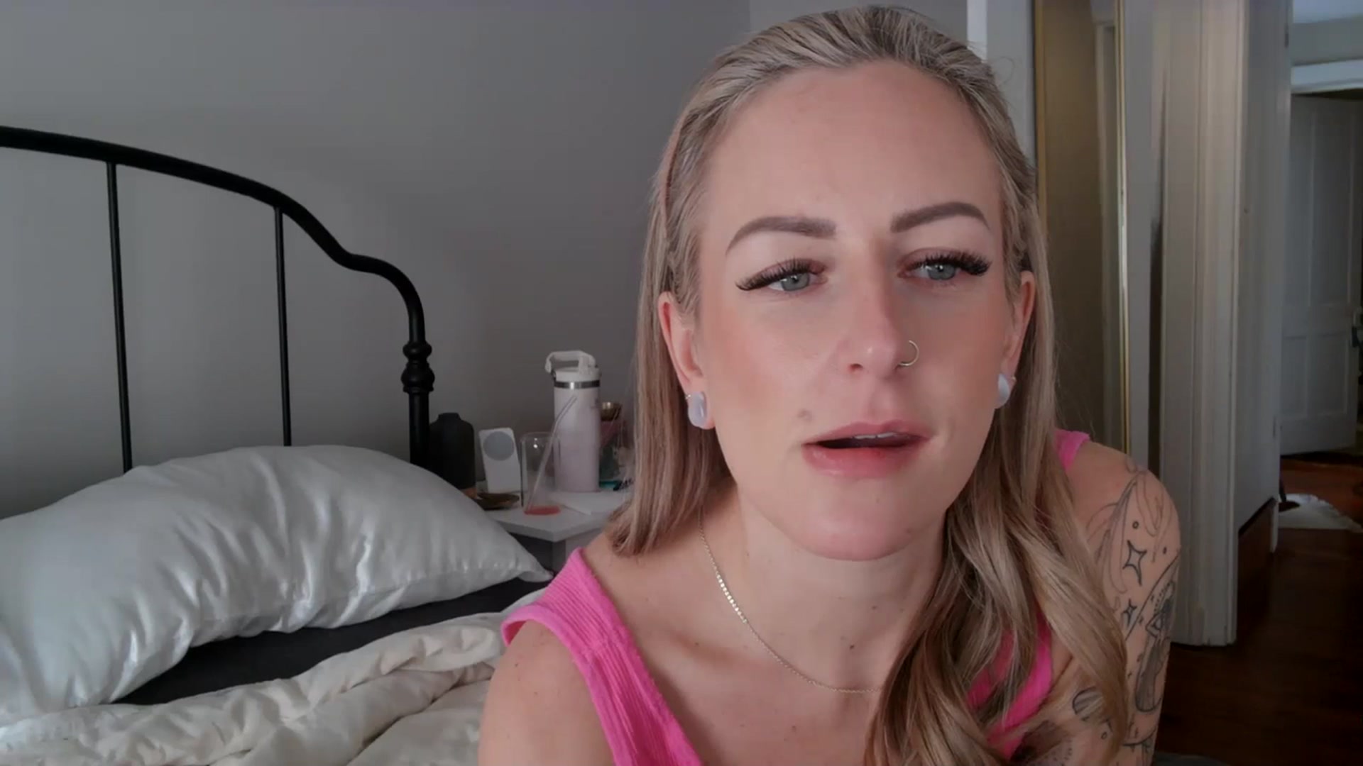 Gallery image thumbnail from Lena_bee's myfreecams stream on, 01/23/2024, 17:38 image 15 of 20