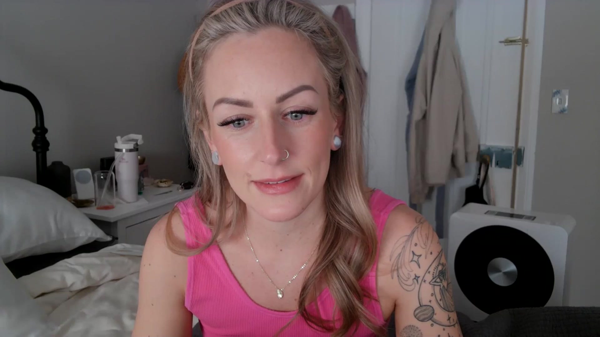 Gallery image thumbnail from Lena_bee's myfreecams stream on, 01/23/2024, 18:55 image 14 of 20