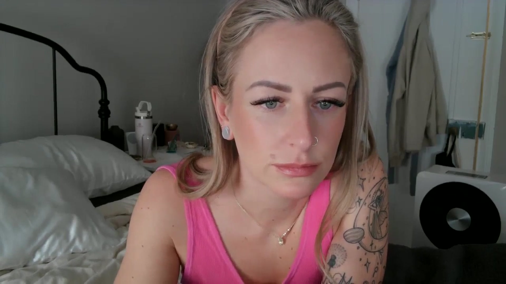 Gallery image thumbnail from Lena_bee's myfreecams stream on, 01/23/2024, 20:15 image 17 of 20