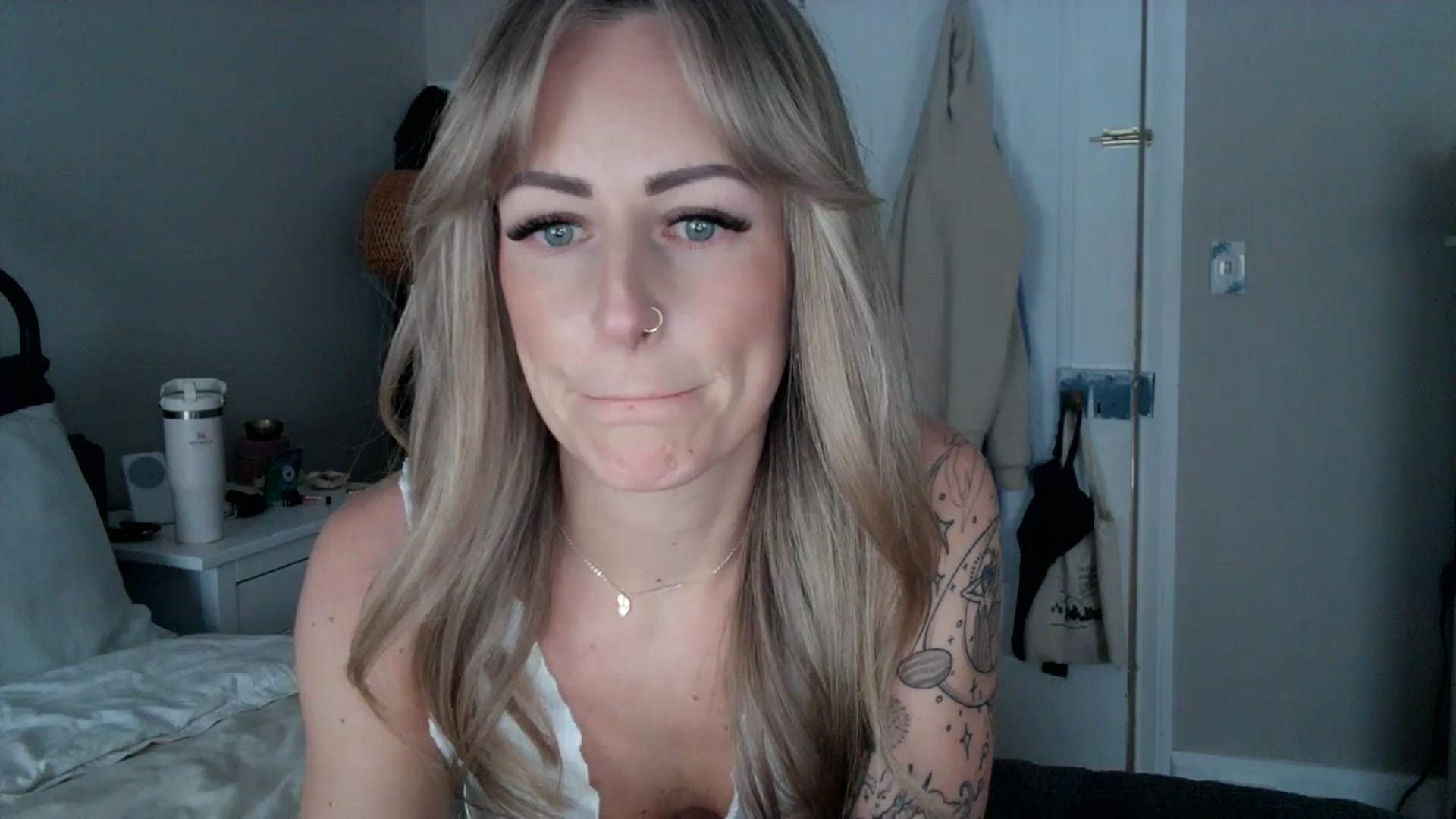 Gallery image thumbnail from Lena_bee's myfreecams stream on, 01/24/2024, 17:29 image 15 of 20