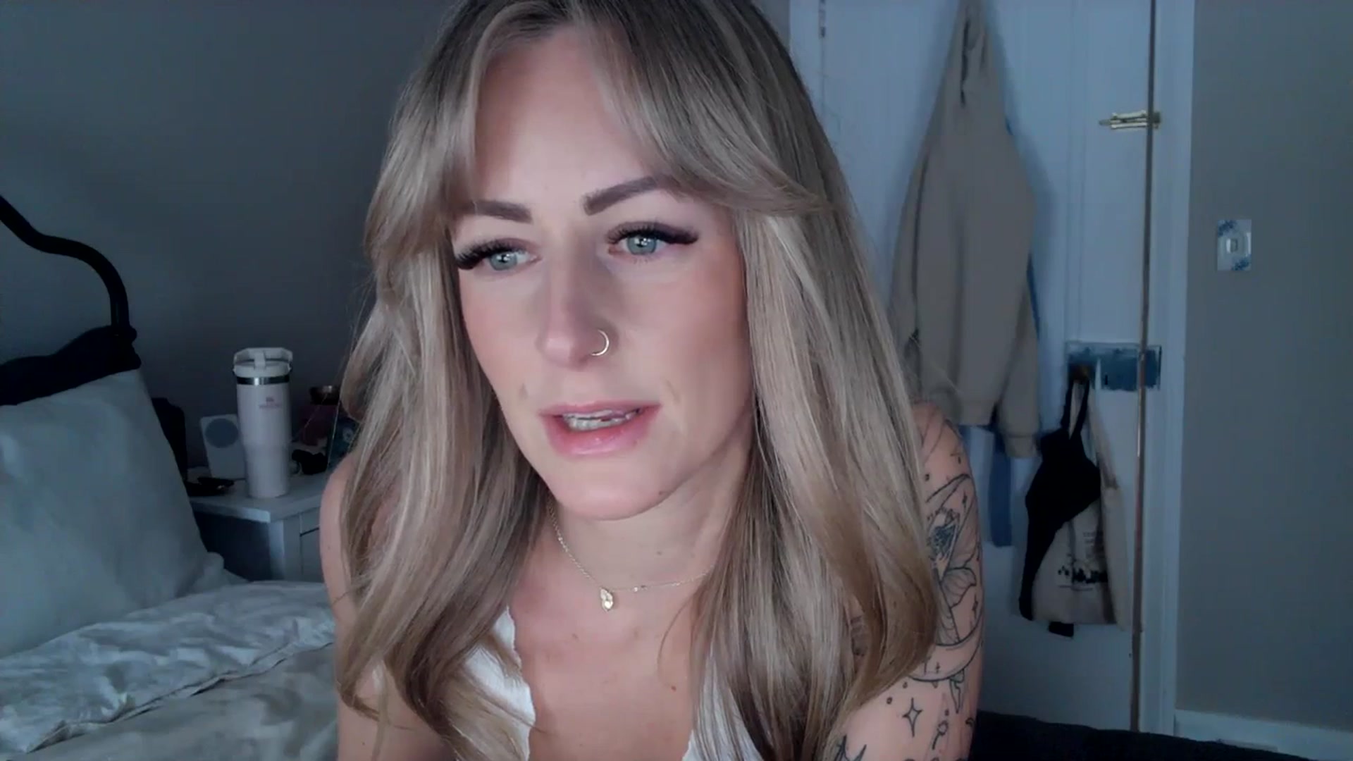 Gallery image thumbnail from Lena_bee's myfreecams stream on, 01/24/2024, 17:29 image 17 of 20