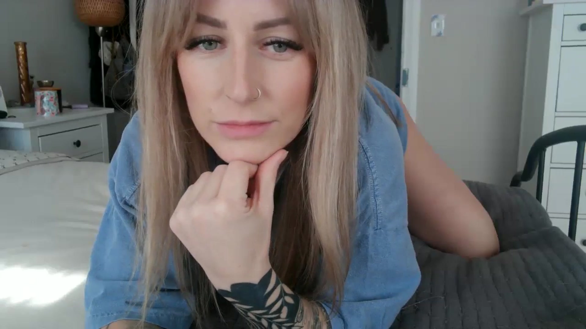 Gallery image thumbnail from Lena_bee's myfreecams stream on, 02/06/2024, 18:19 image 12 of 20