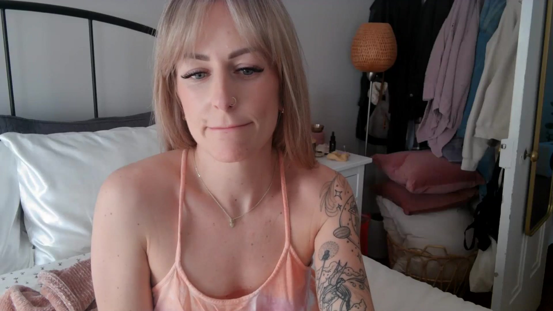 Gallery image thumbnail from Lena_bee's myfreecams stream on, 02/07/2024, 17:06 image 7 of 20