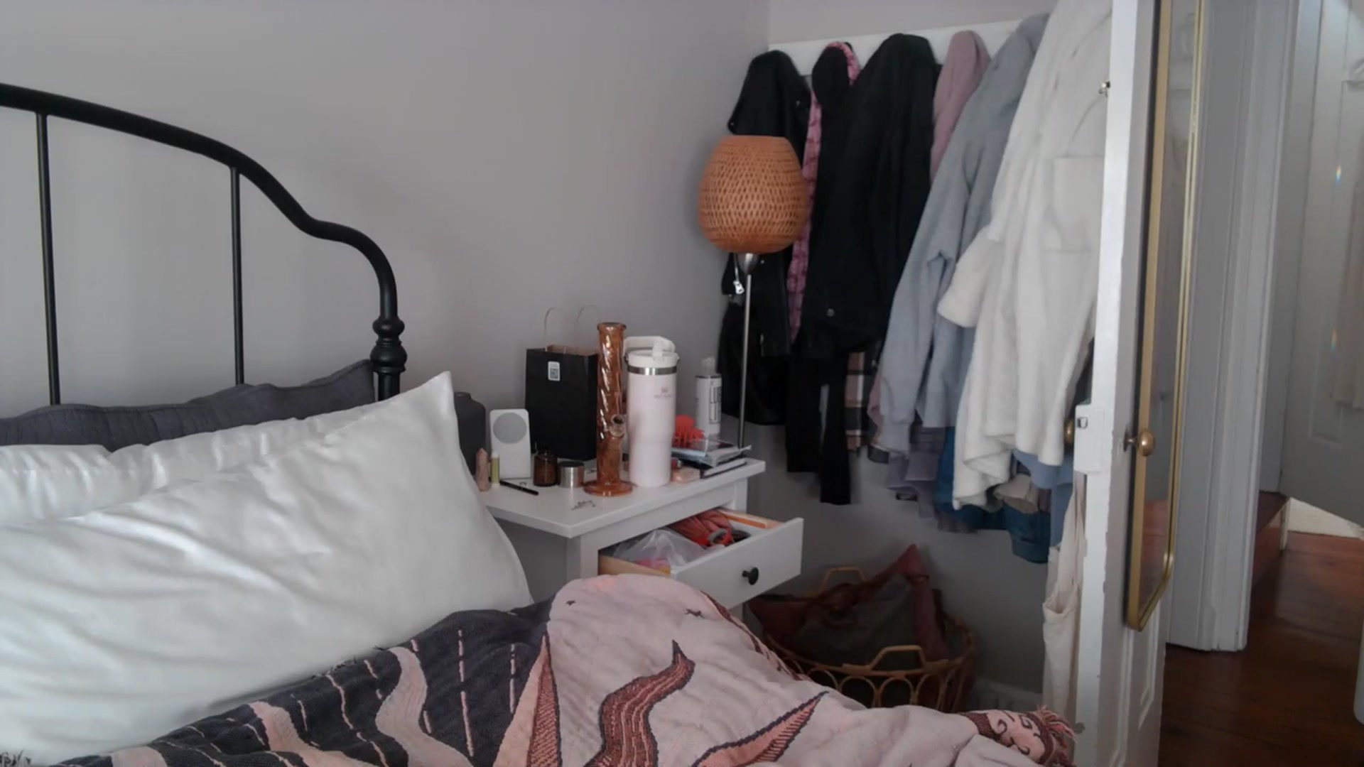 Gallery image thumbnail from Lena_bee's myfreecams stream on, 02/24/2024, 21:00 image 4 of 20