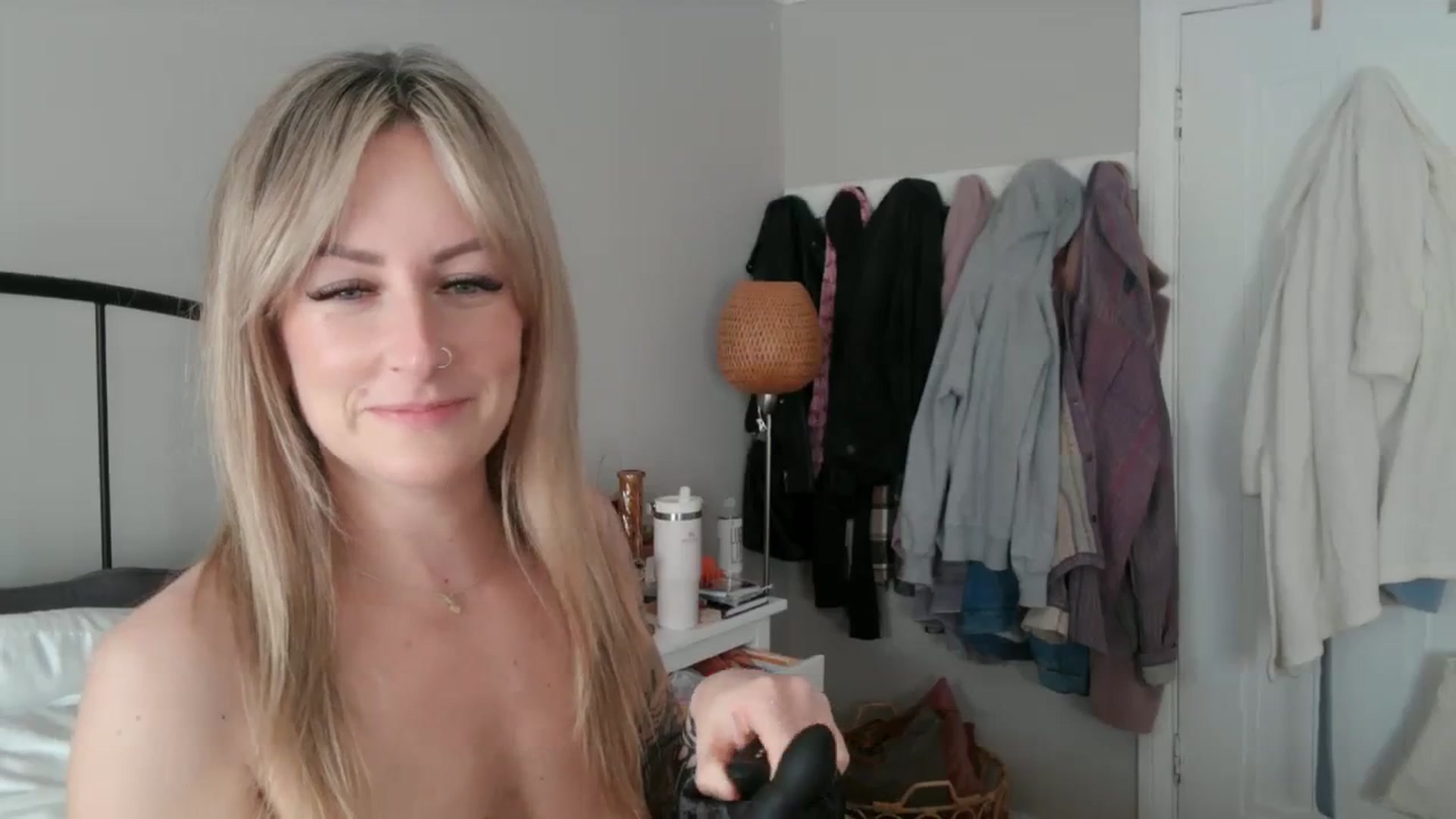 Gallery image thumbnail from Lena_bee's myfreecams stream on, 02/24/2024, 21:00 image 10 of 20