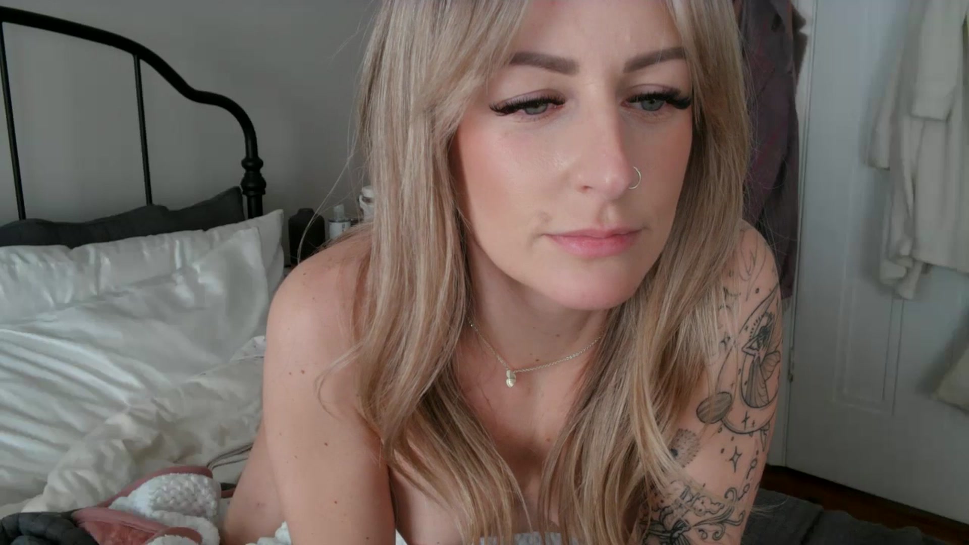 Gallery image thumbnail from Lena_bee's myfreecams stream on, 02/25/2024, 19:36 image 20 of 20