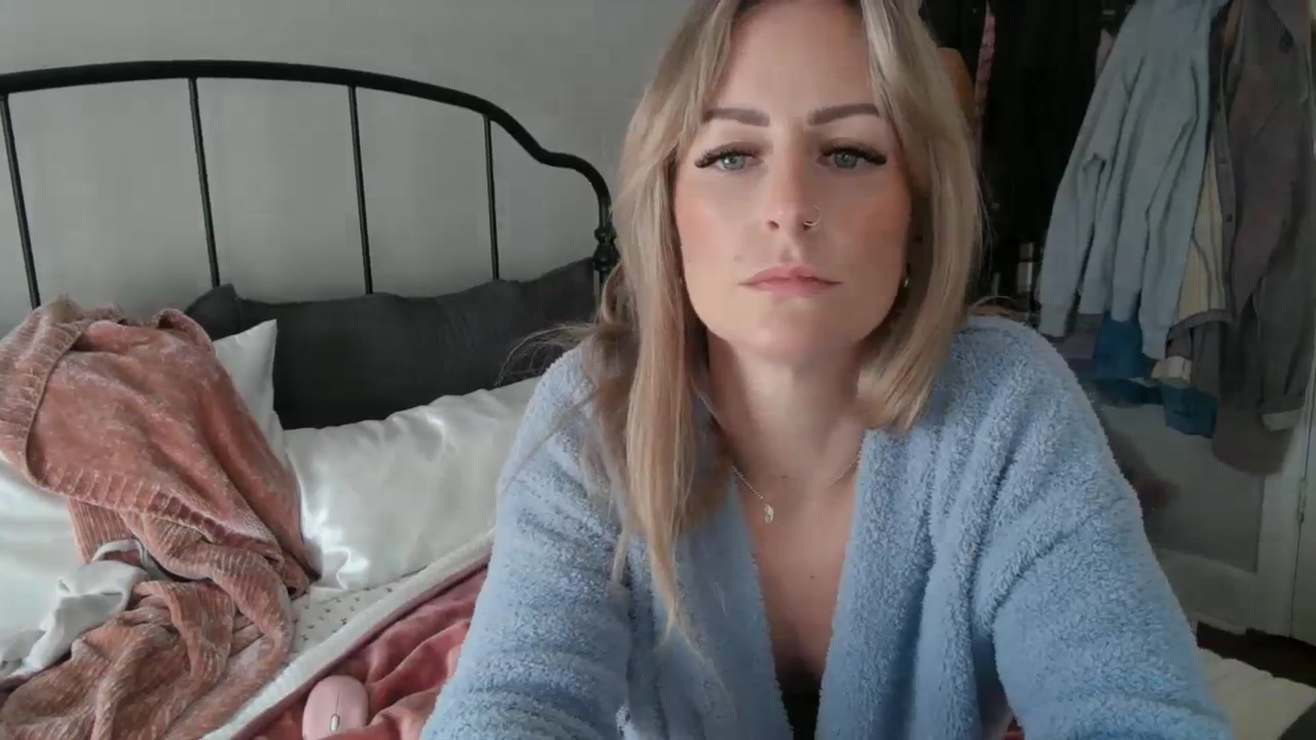 Gallery image thumbnail from Lena_bee's myfreecams stream on, 02/26/2024, 17:09 image 3 of 20