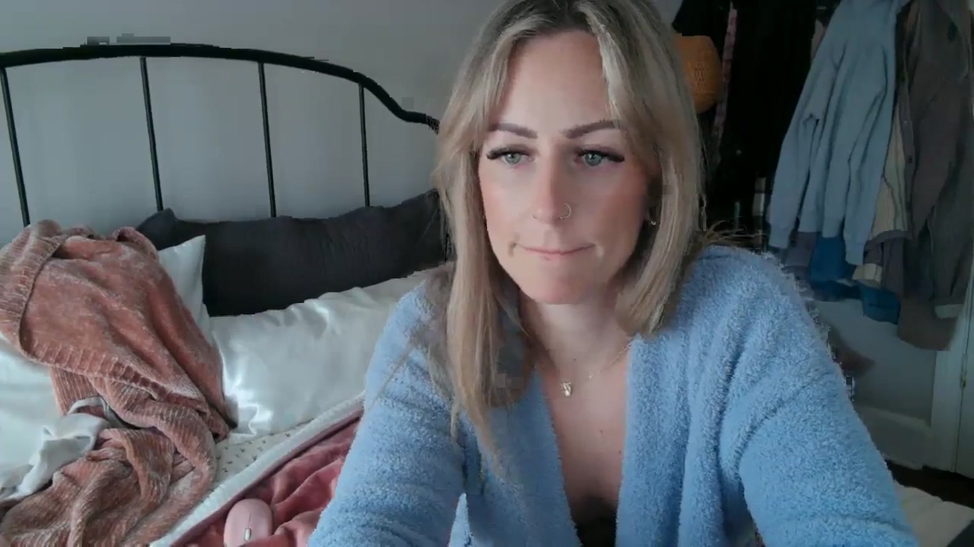 Gallery image thumbnail from Lena_bee's myfreecams stream on, 02/26/2024, 17:09 image 4 of 20