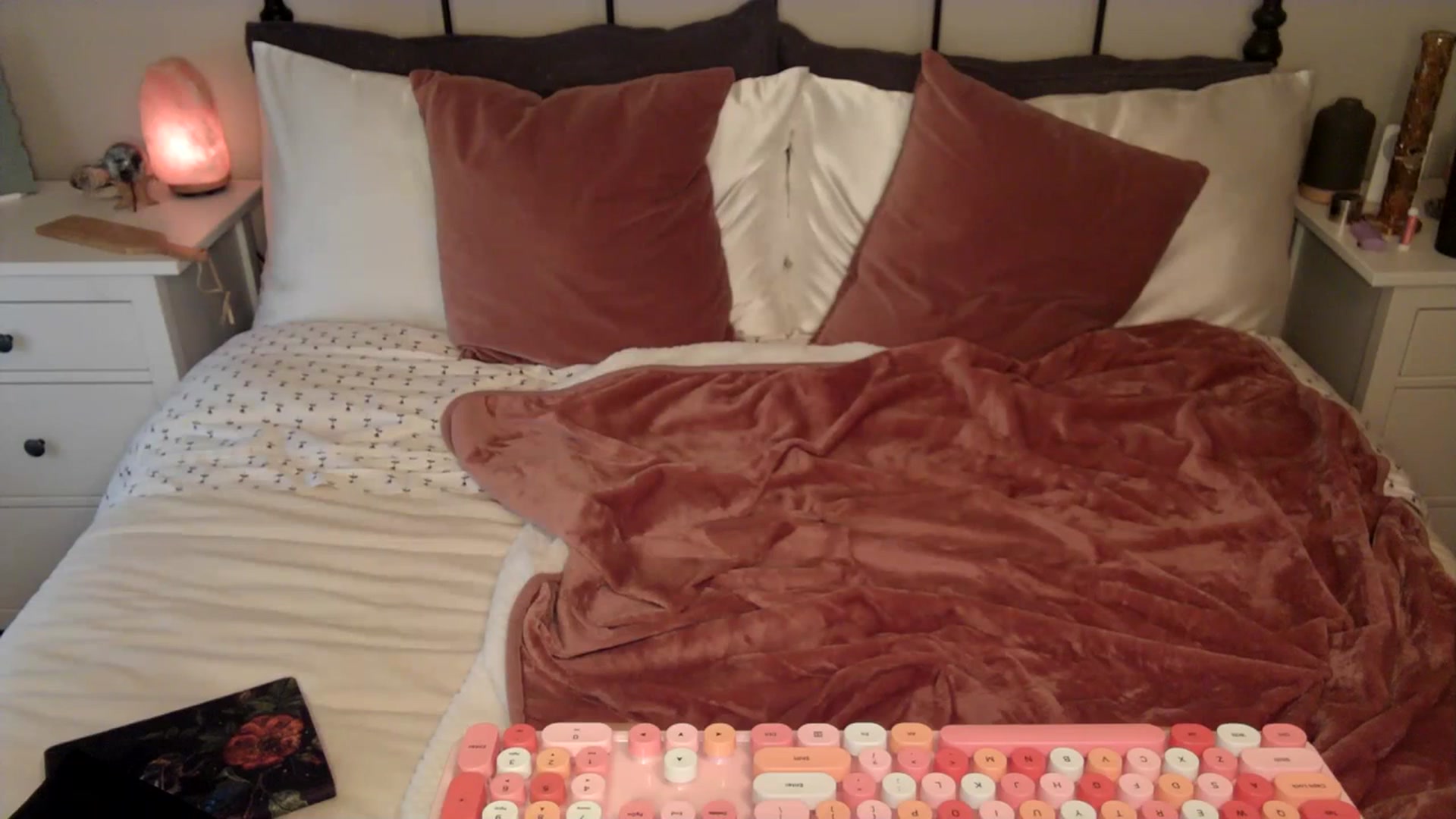 Gallery image thumbnail from Lena_bee's myfreecams stream on, 02/28/2024, 17:55 image 17 of 20