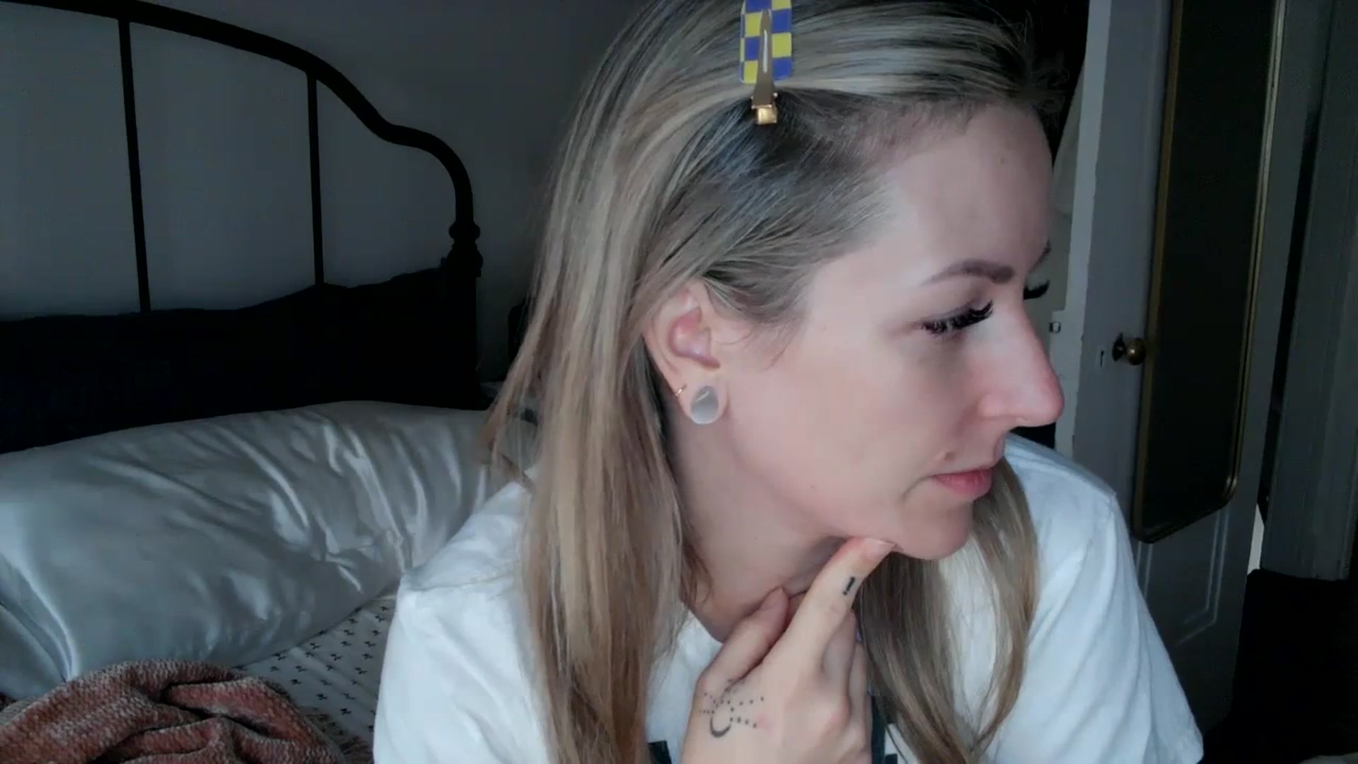 Gallery image thumbnail from Lena_bee's myfreecams stream on, 03/01/2024, 22:11 image 7 of 20