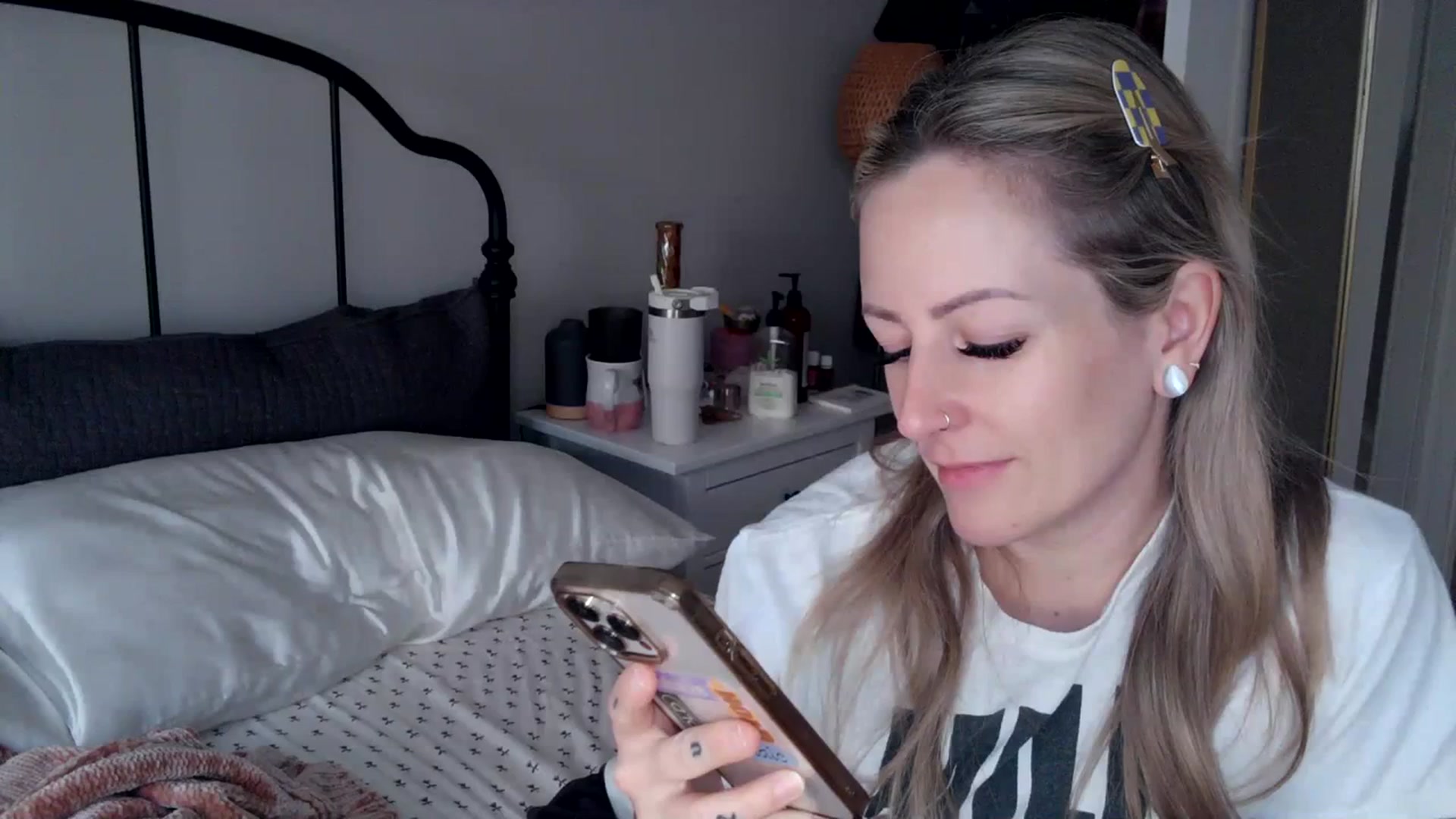 Gallery image thumbnail from Lena_bee's myfreecams stream on, 03/01/2024, 22:11 image 1 of 20