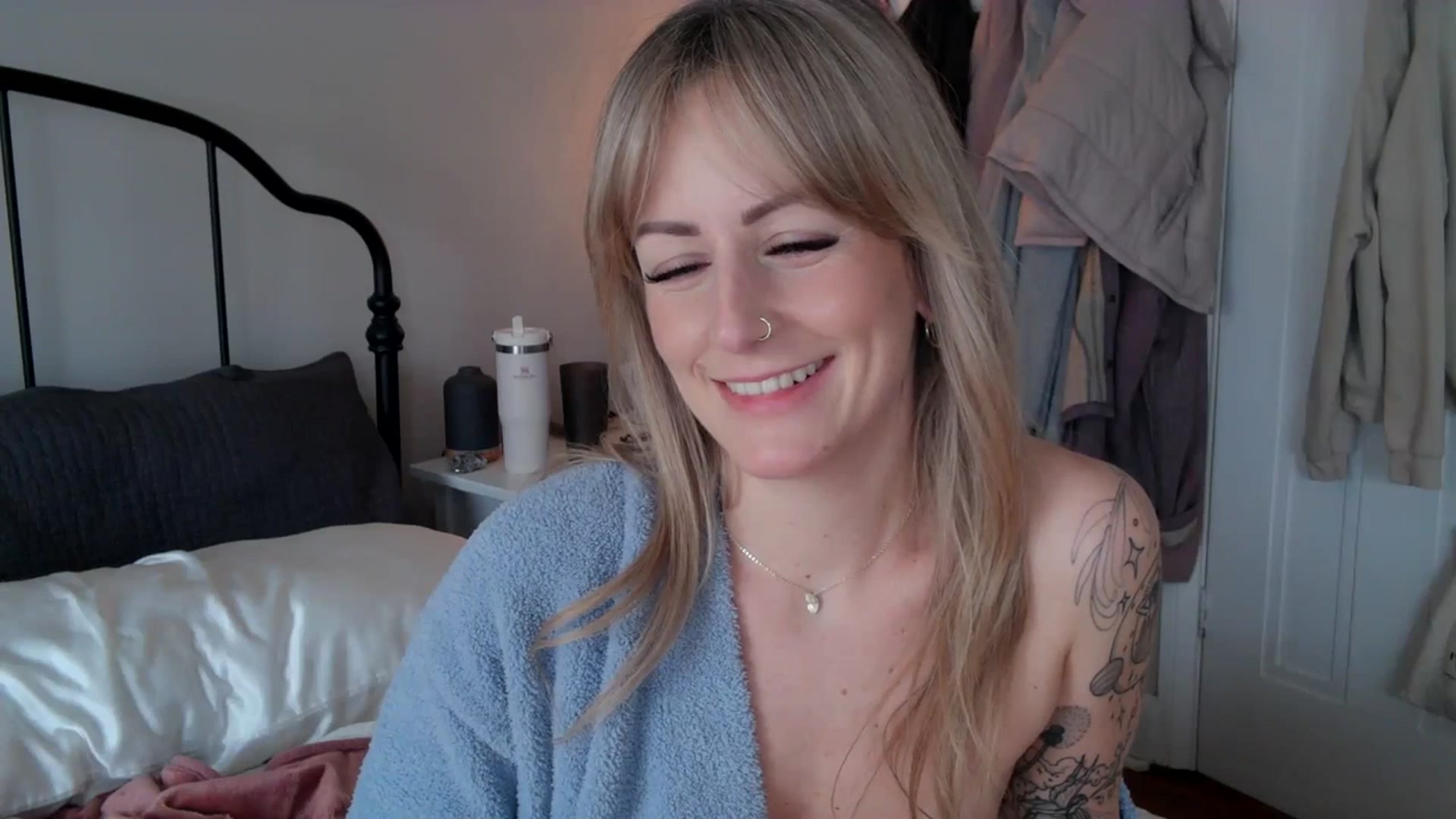 Gallery image thumbnail from Lena_bee's myfreecams stream on, 03/05/2024, 19:07 image 14 of 20