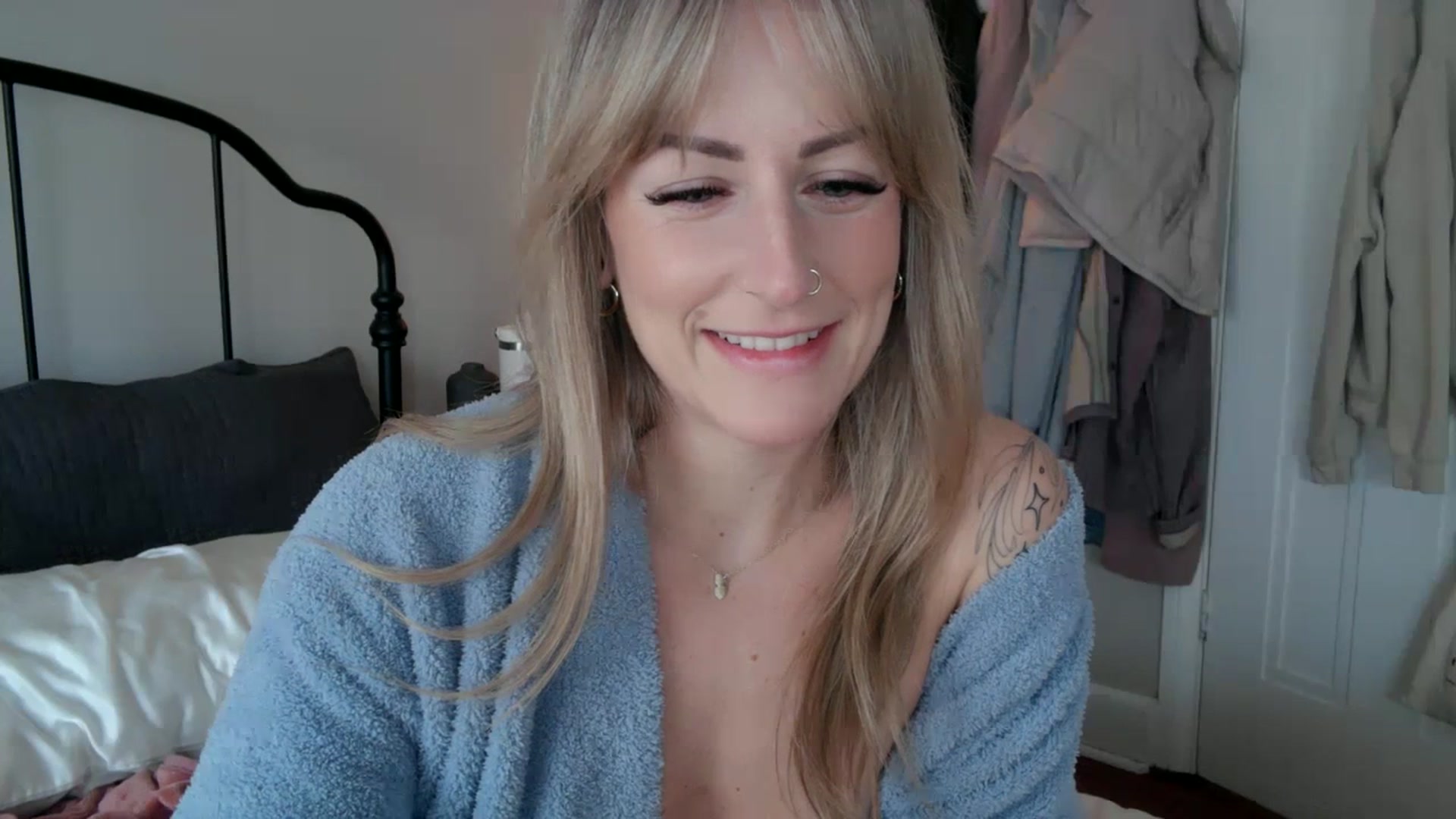 Gallery image thumbnail from Lena_bee's myfreecams stream on, 03/05/2024, 19:07 image 10 of 20