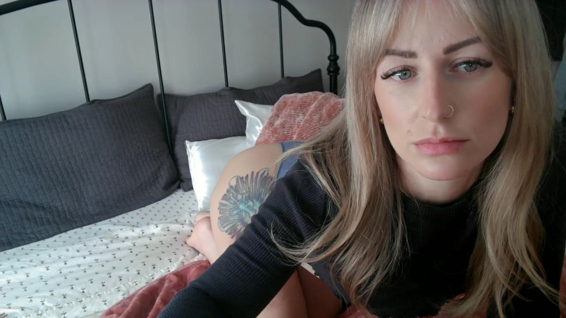 Gallery image thumbnail from Lena_bee's myfreecams stream on, 03/07/2024, 17:27 image 4 of 20