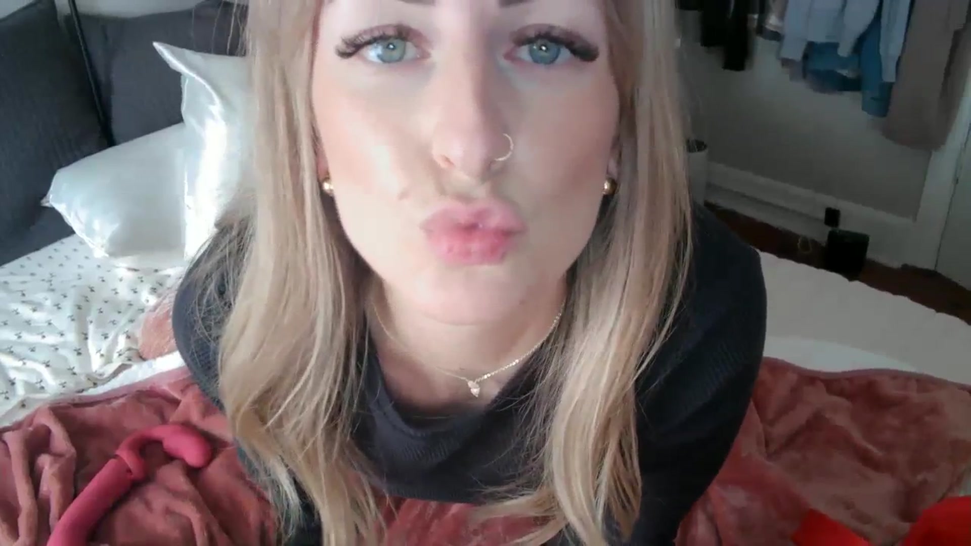 Gallery image thumbnail from Lena_bee's myfreecams stream on, 03/07/2024, 18:09 image 12 of 20