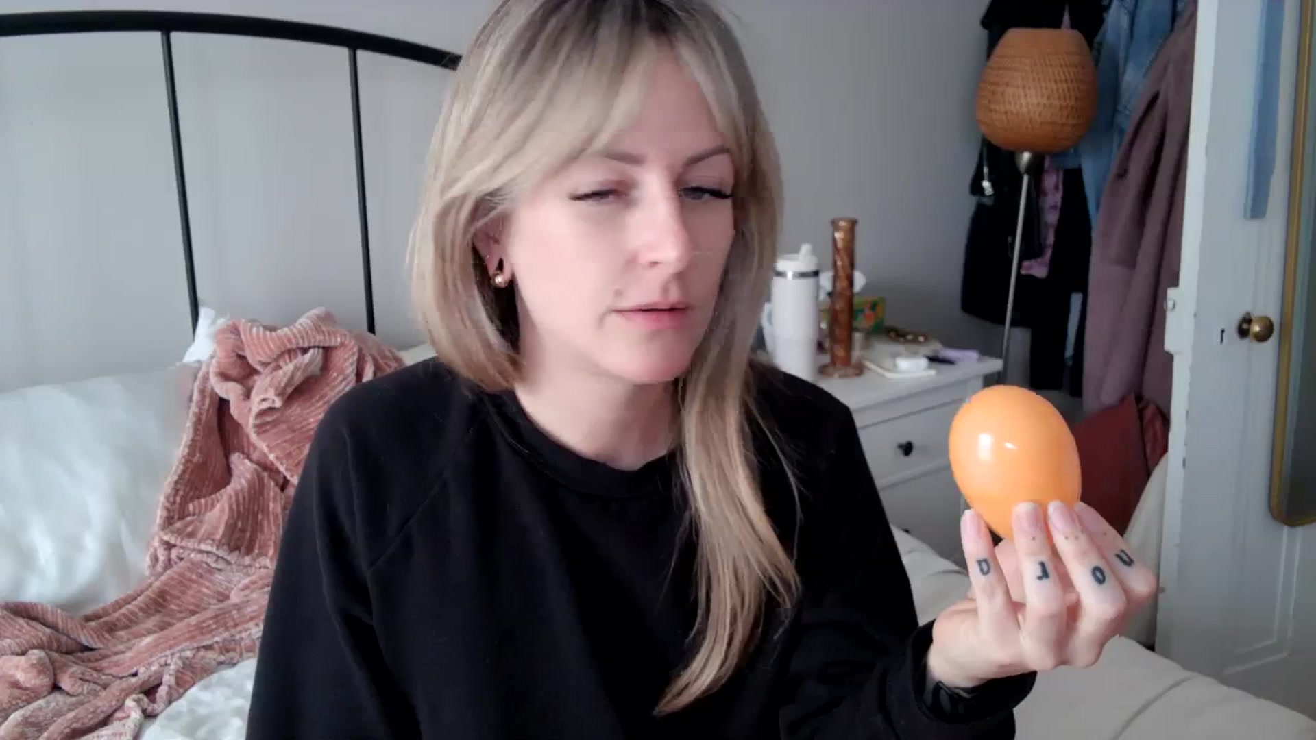 Gallery image thumbnail from Lena_bee's myfreecams stream on, 04/11/2024, 19:15 image 2 of 20