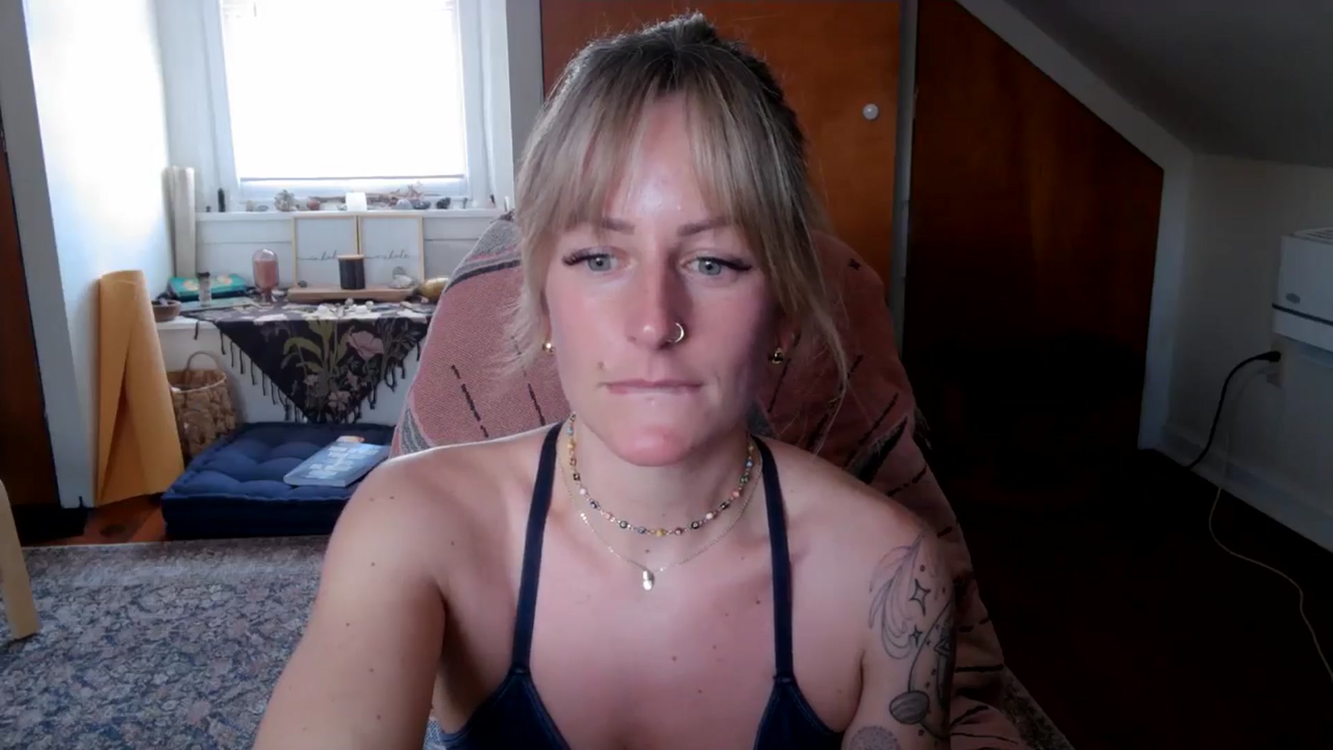 Gallery image thumbnail from Lena_bee's myfreecams stream on, 04/15/2024, 17:46 image 9 of 20