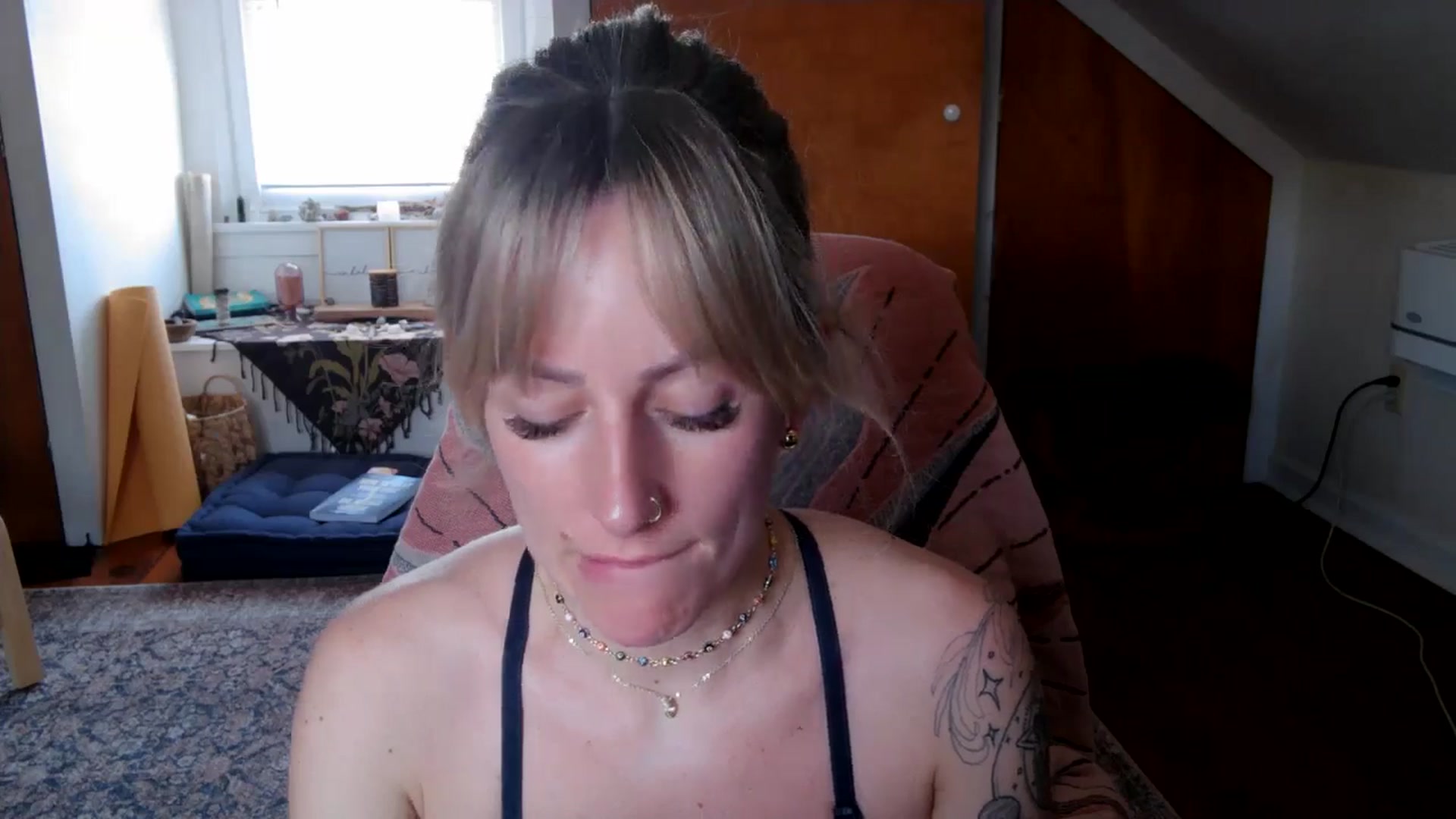 Gallery image thumbnail from Lena_bee's myfreecams stream on, 04/15/2024, 17:46 image 4 of 20