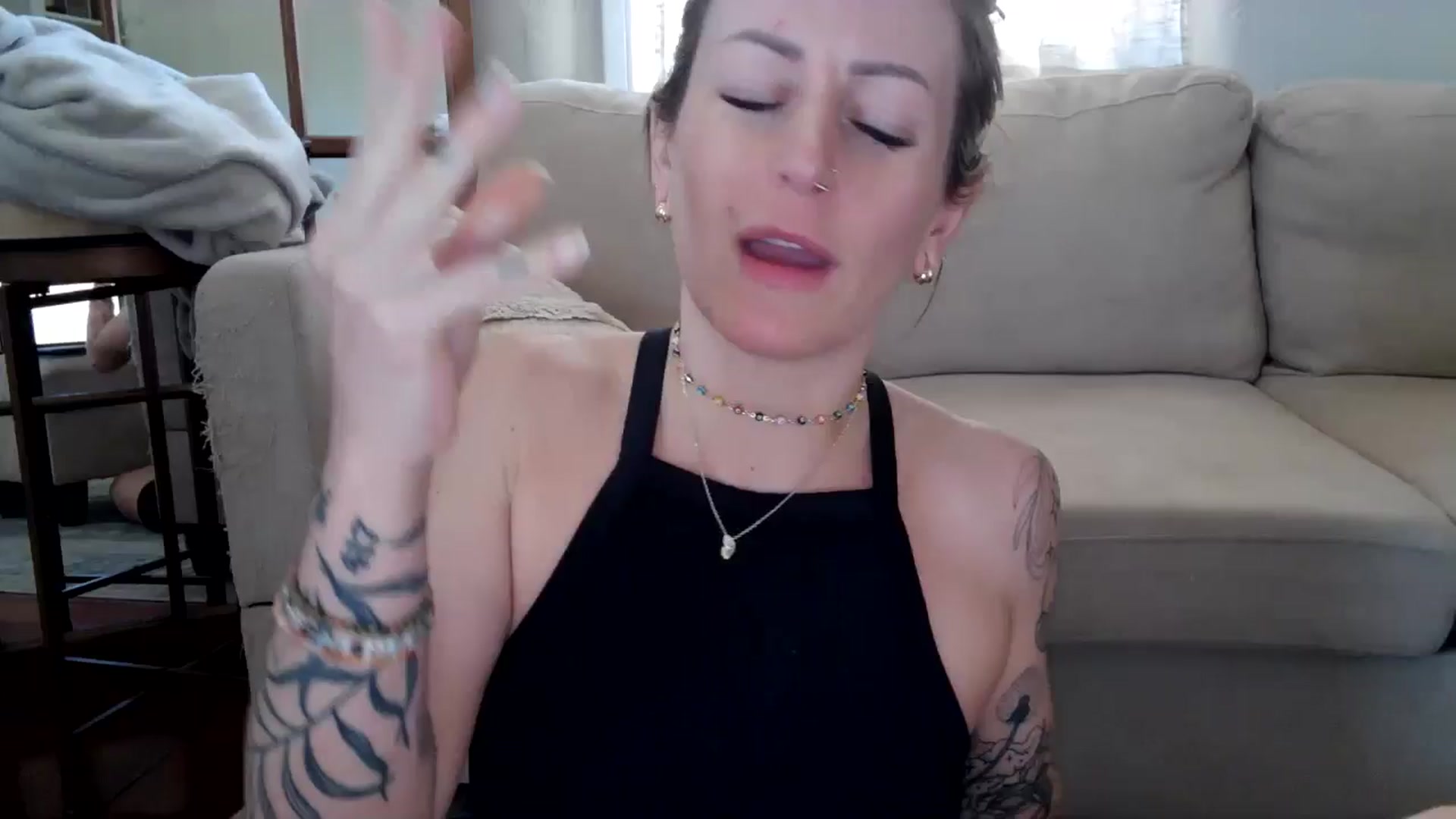 Gallery image thumbnail from Lena_bee's myfreecams stream on, 04/16/2024, 15:50 image 8 of 20