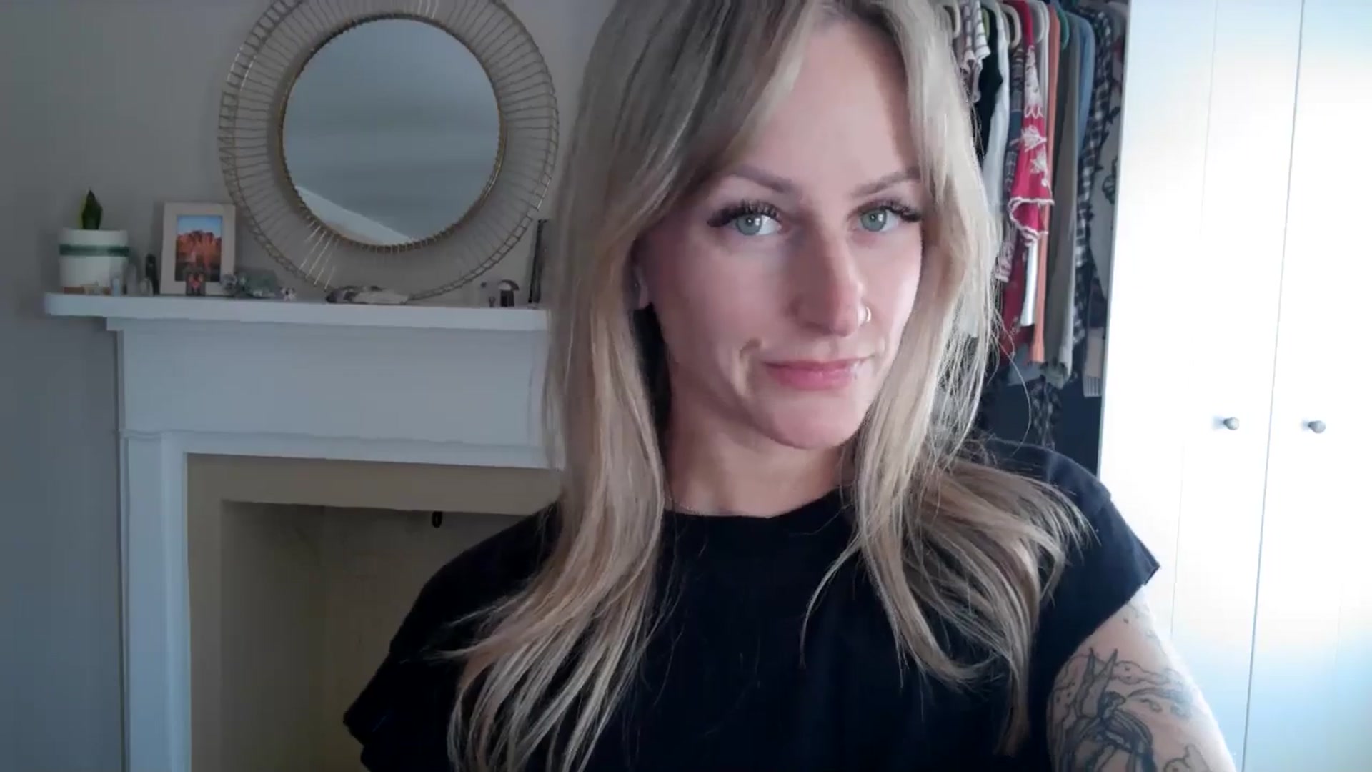 Gallery image thumbnail from Lena_bee's myfreecams stream on, 04/28/2024, 16:12 image 9 of 20