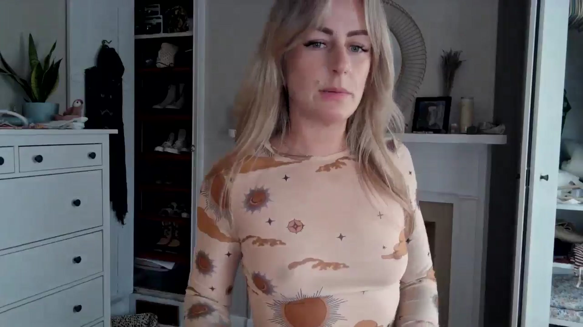 Gallery image thumbnail from Lena_bee's myfreecams stream on, 05/06/2024, 18:59 image 17 of 20
