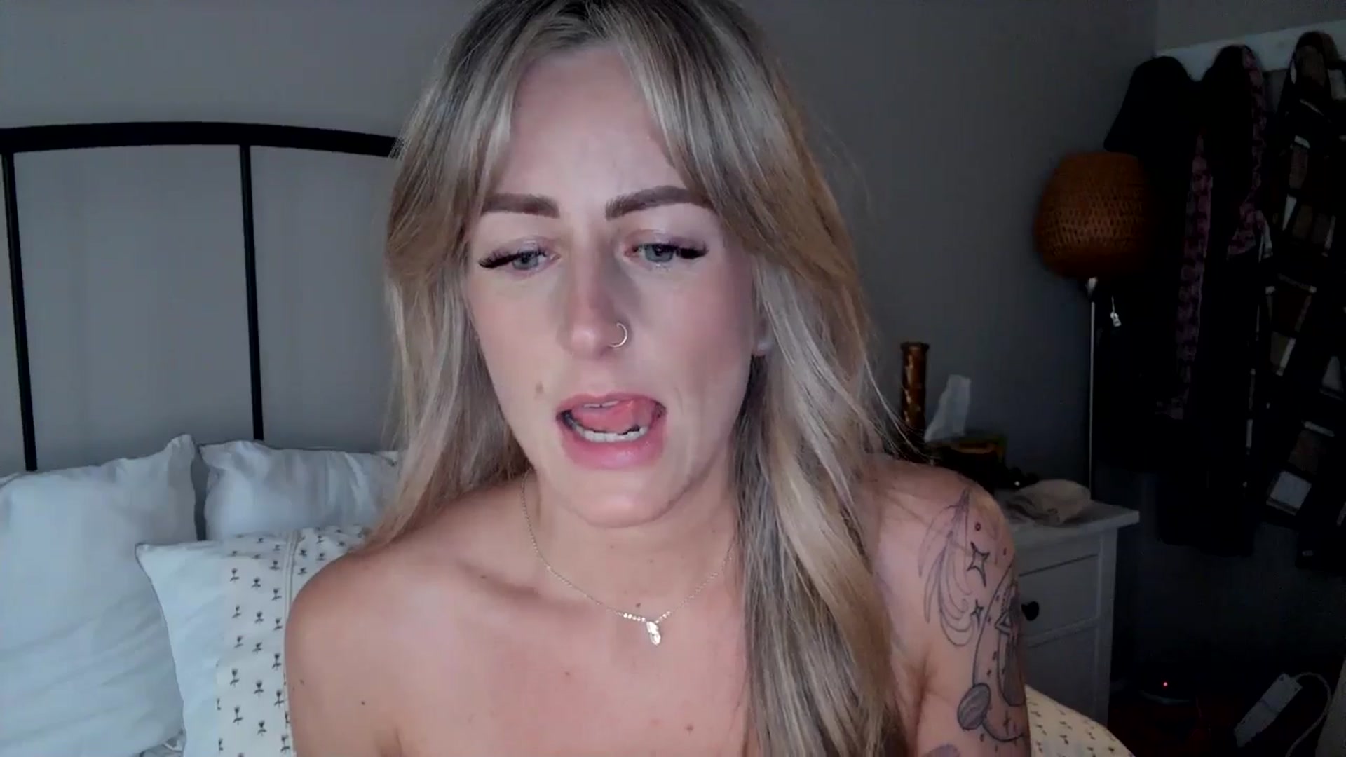 Gallery image thumbnail from Lena_bee's myfreecams stream on, 05/06/2024, 19:48 image 20 of 20