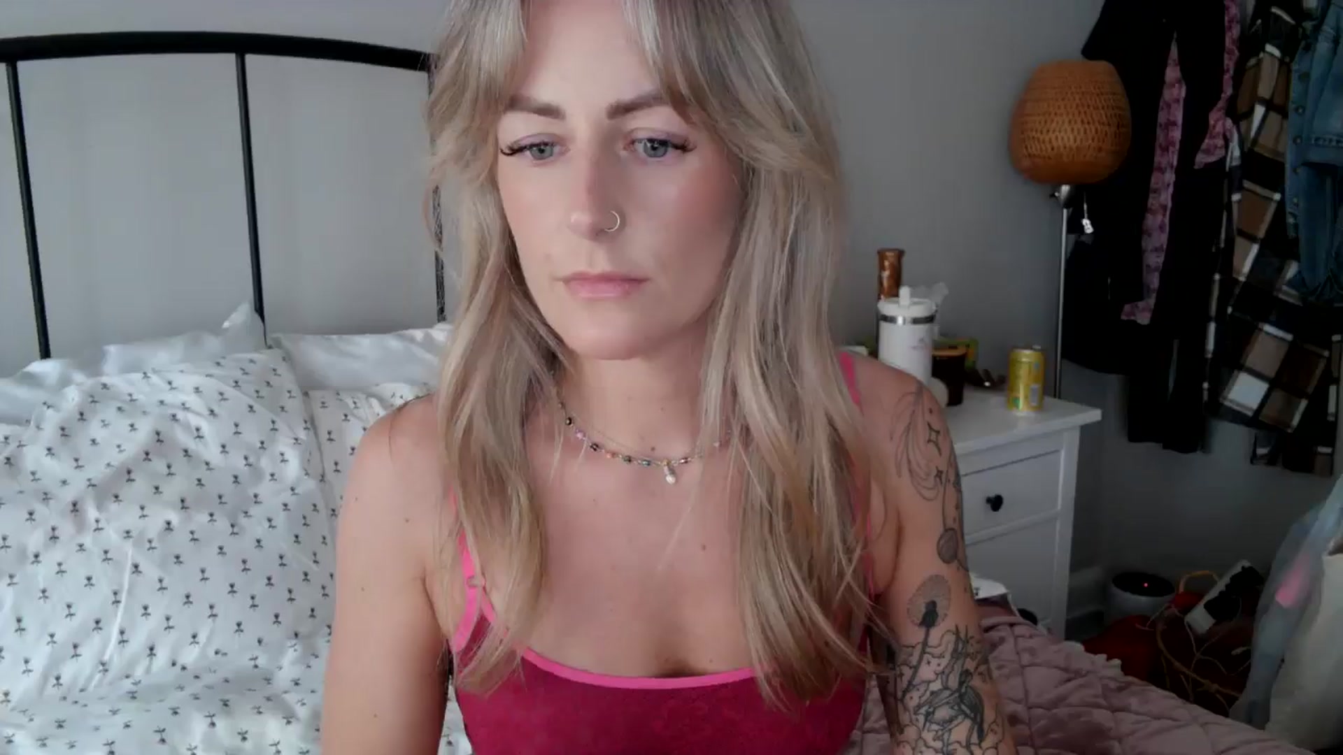 Gallery image thumbnail from Lena_bee's myfreecams stream on, 05/08/2024, 16:56 image 9 of 20